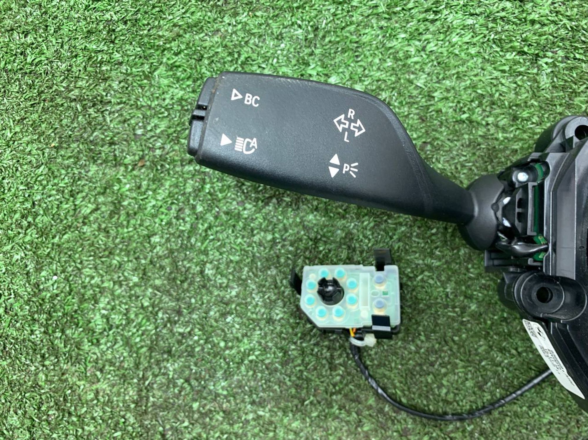https://ycs.partsauto.market/partsauto-images/thmbs/userImages/h353NjtZg3VDP19b5HMt7LlpbQ93/part/904886e1-d999-4720-adb9-adff39301f36_1727077471712.jpg