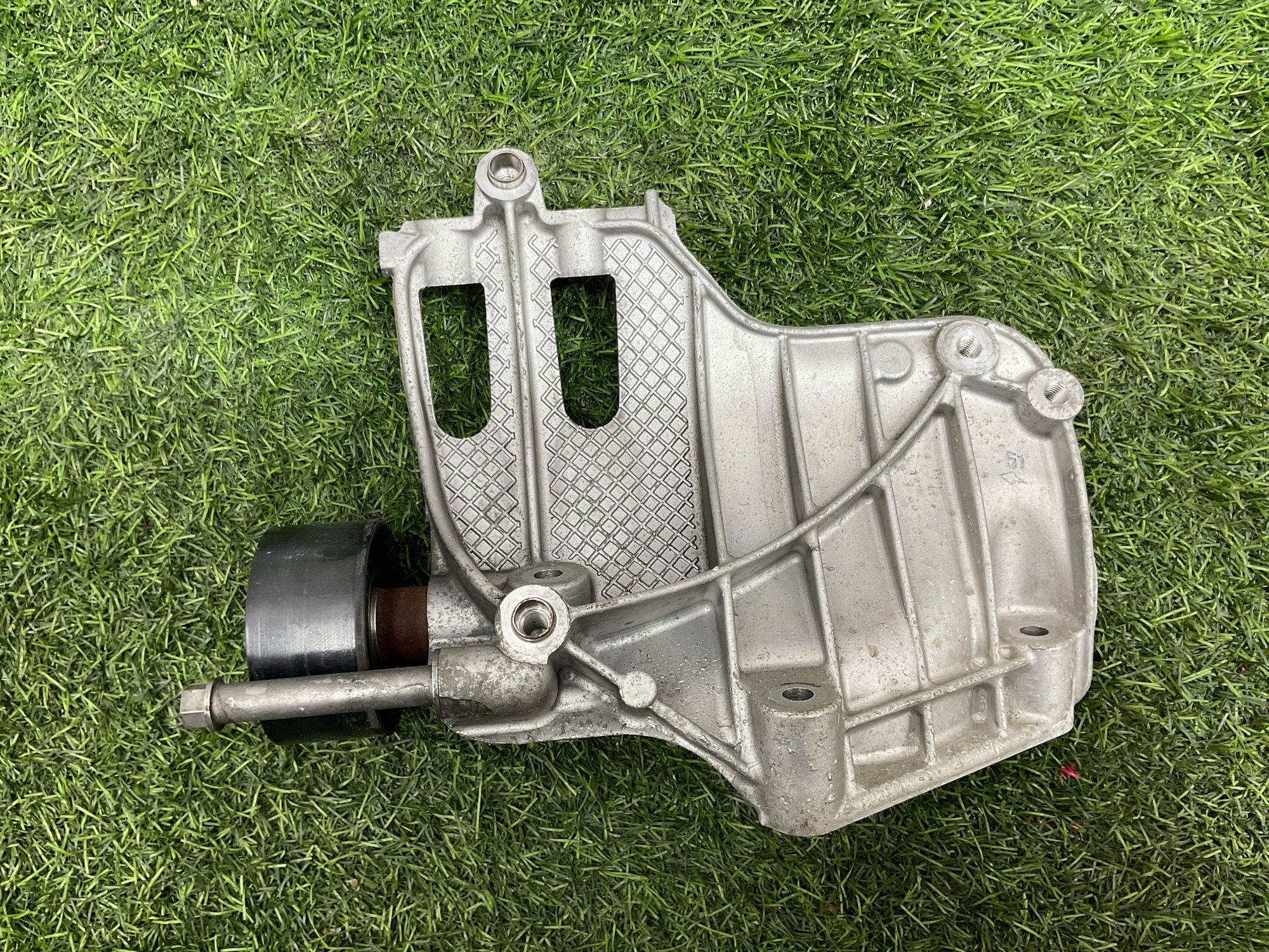 Кронштейн компрессора кондиционера BMW M3  F80, 1000 рублей, Москва