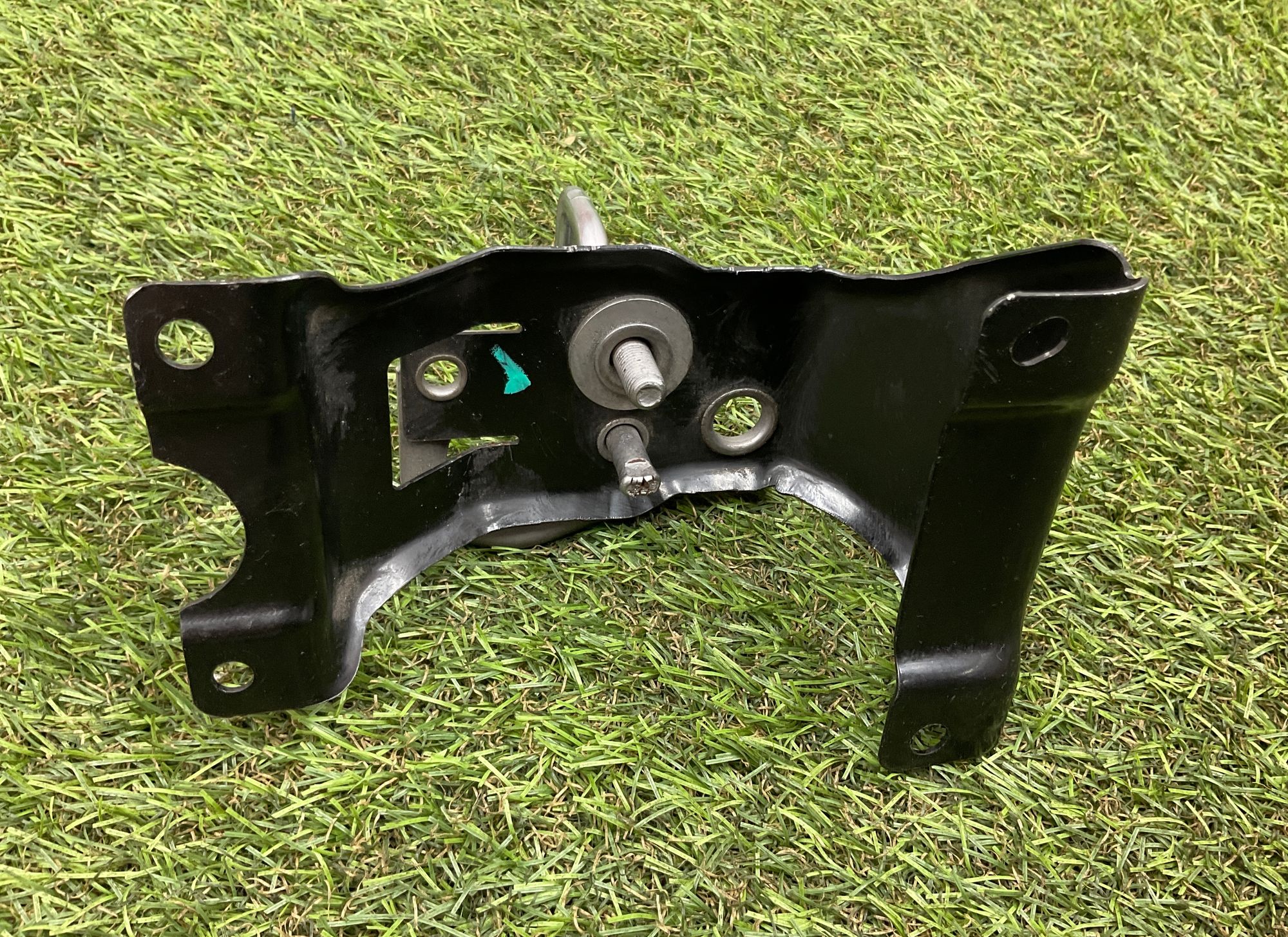 https://ycs.partsauto.market/partsauto-images/thmbs/userImages/h353NjtZg3VDP19b5HMt7LlpbQ93/part/90b47385-6a49-4084-ab84-621003673354_1749805530108.jpg