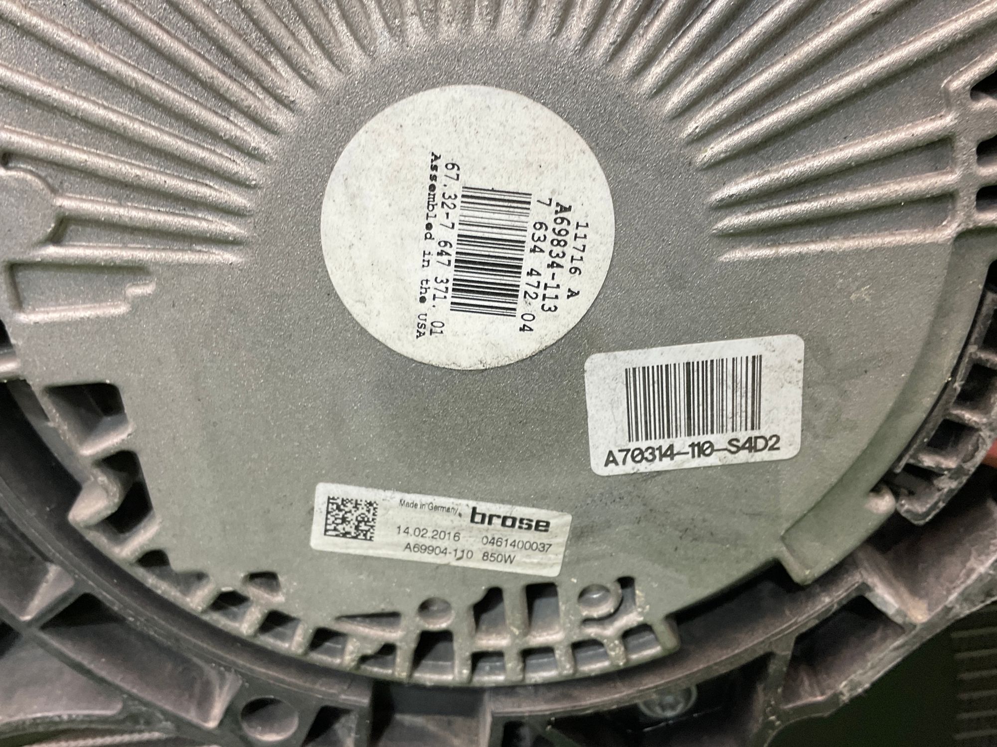 https://ycs.partsauto.market/partsauto-images/thmbs/userImages/h353NjtZg3VDP19b5HMt7LlpbQ93/part/90e51f9d-0443-4a81-886d-dd0a94fb3dc7_1745507464081.jpg