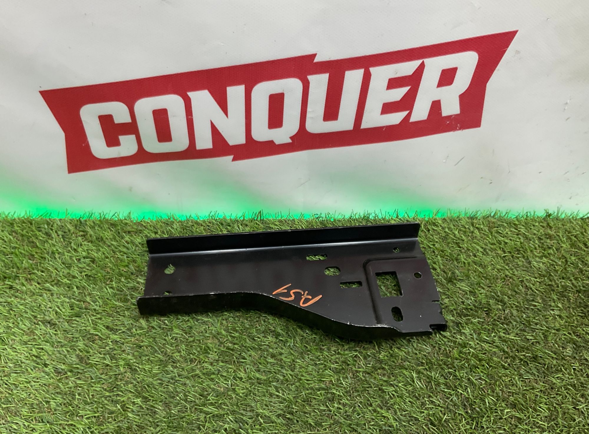 Крепление пола багажника левое GLE-класс AMG, V167 (2019—2023), 2000 рублей, Москва