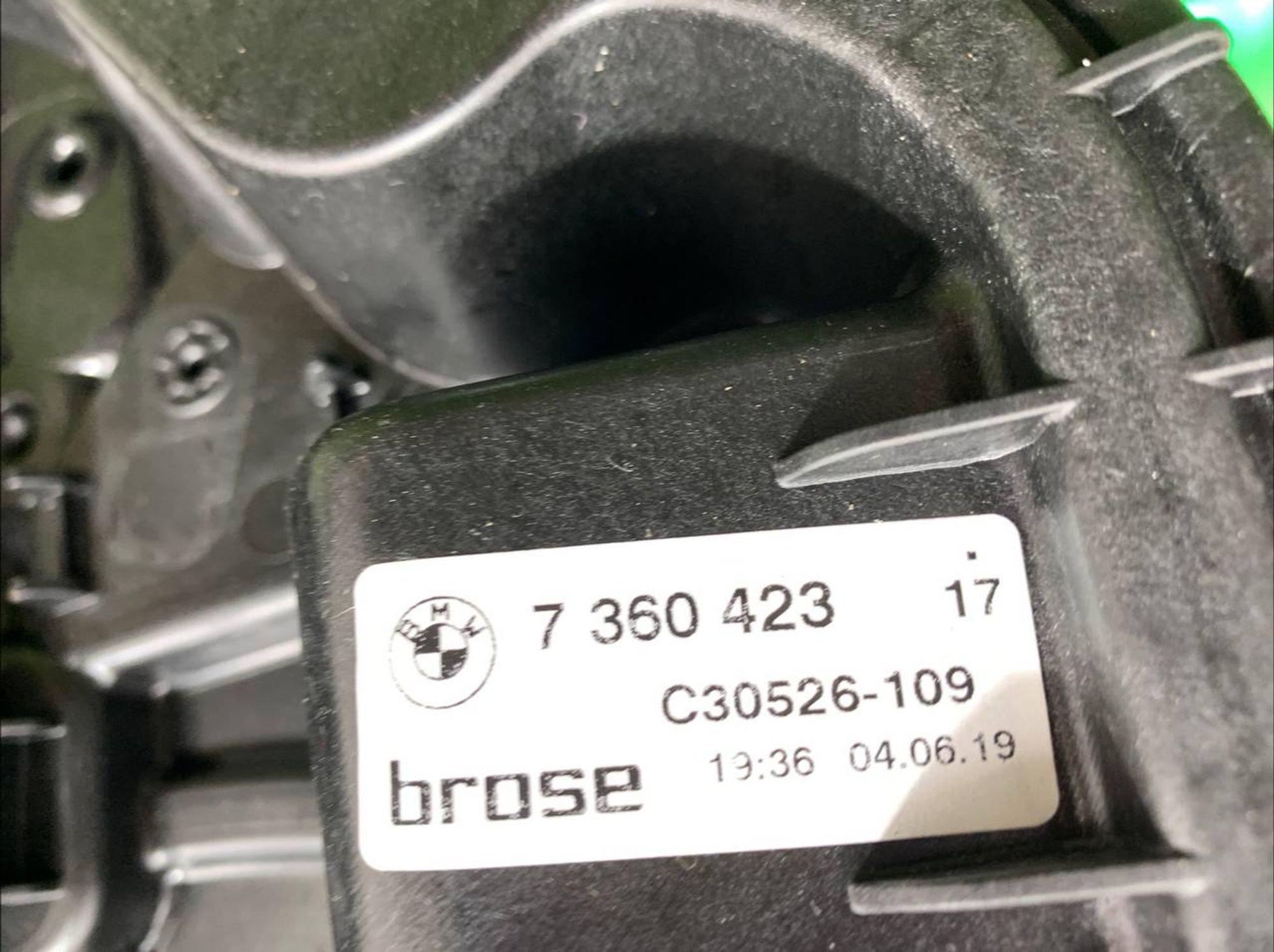 https://ycs.partsauto.market/partsauto-images/thmbs/userImages/h353NjtZg3VDP19b5HMt7LlpbQ93/part/90fc9f64-a191-42be-af8d-11d1004f1f8c_1718180912964.jpg