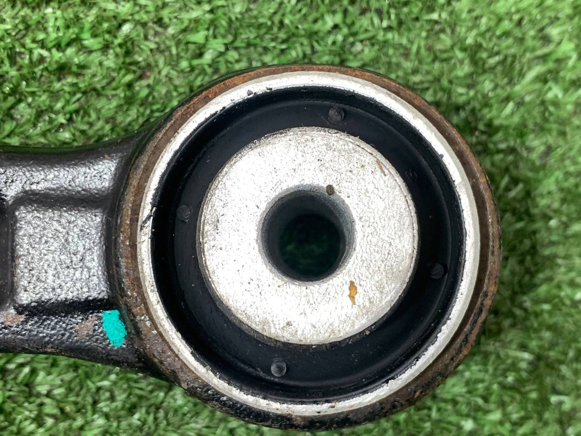https://ycs.partsauto.market/partsauto-images/thmbs/userImages/h353NjtZg3VDP19b5HMt7LlpbQ93/part/913038a9-1d5e-4df9-add9-6839d86a65f4_1727696736658.jpg