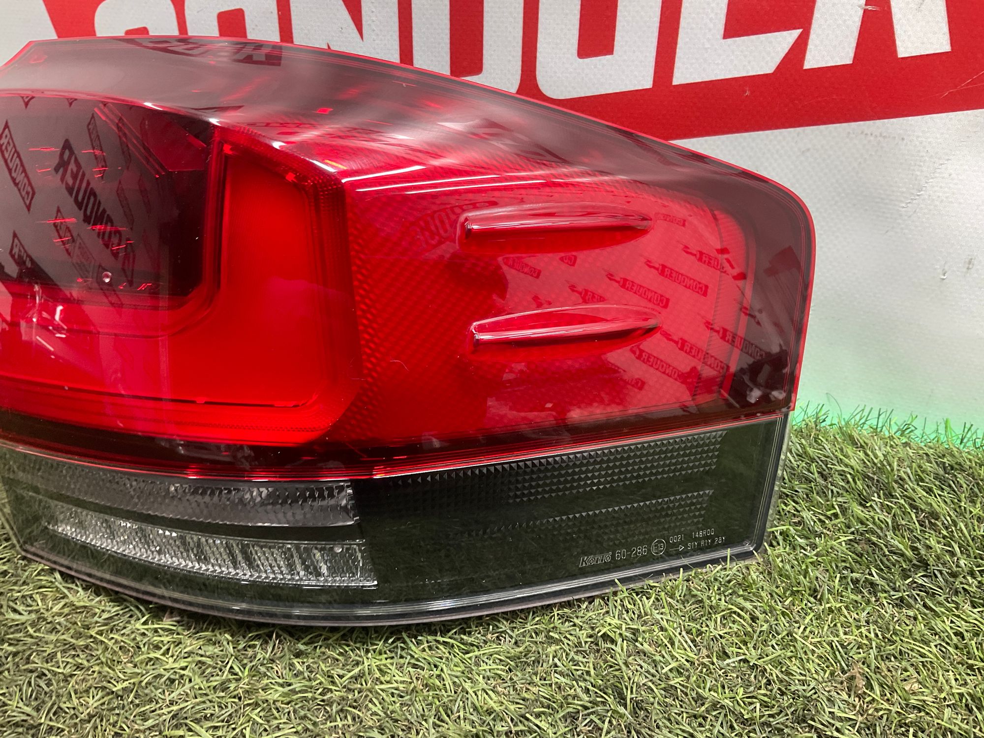 Фонарь задний правый Toyota Land Cruiser 300 (2021—2023) 2024, 30000 рублей, Москва