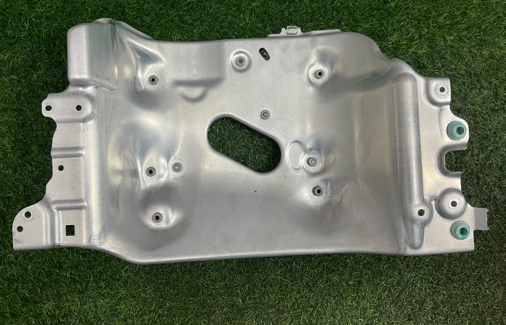 https://ycs.partsauto.market/partsauto-images/thmbs/userImages/h353NjtZg3VDP19b5HMt7LlpbQ93/part/915e0c13-0af8-4969-925e-22bdaeb37205_1745913946879.jpg