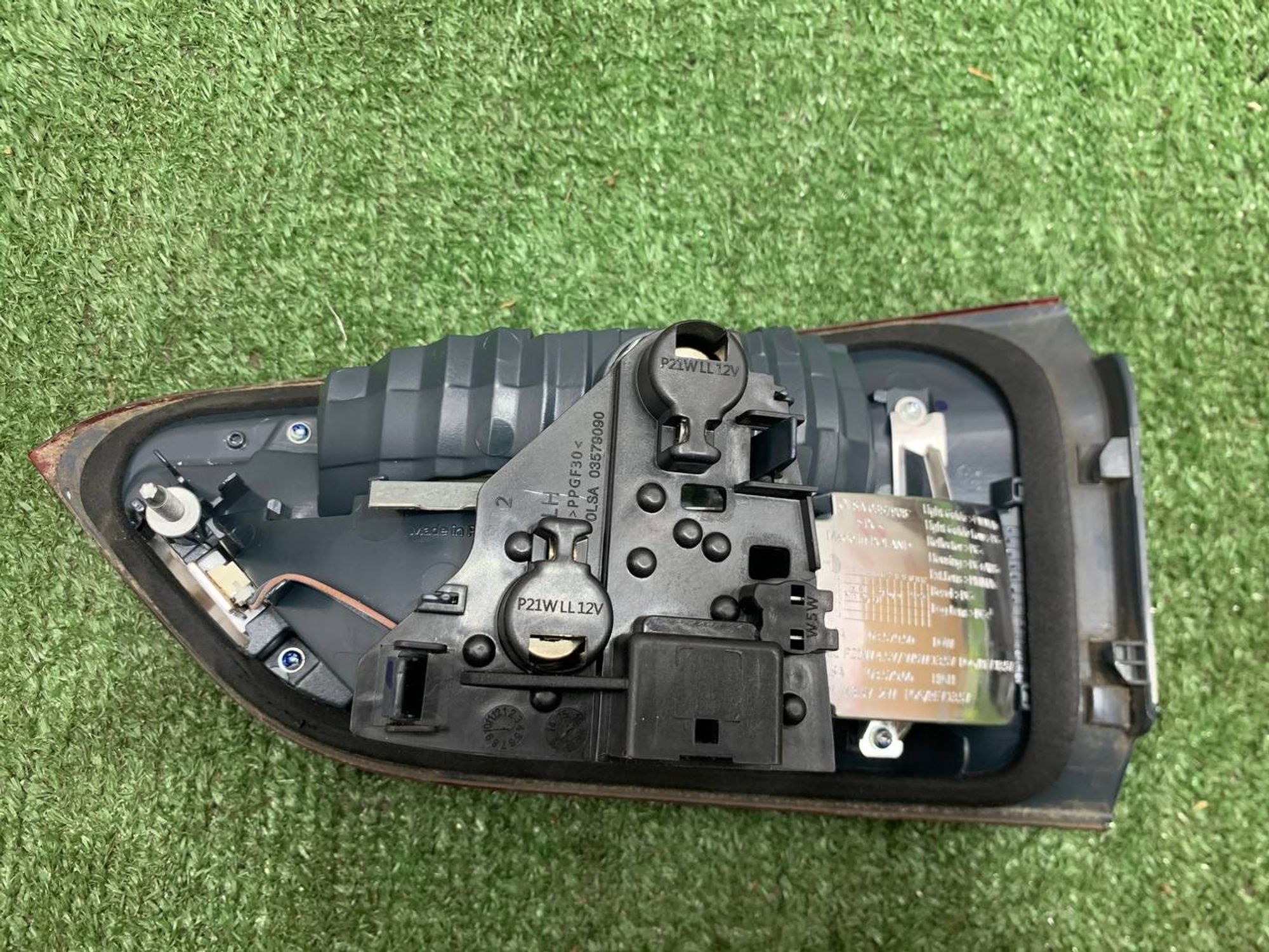 https://ycs.partsauto.market/partsauto-images/thmbs/userImages/h353NjtZg3VDP19b5HMt7LlpbQ93/part/918144ce-3f61-4b89-9160-867a0230b2fd_1731684817305.jpg