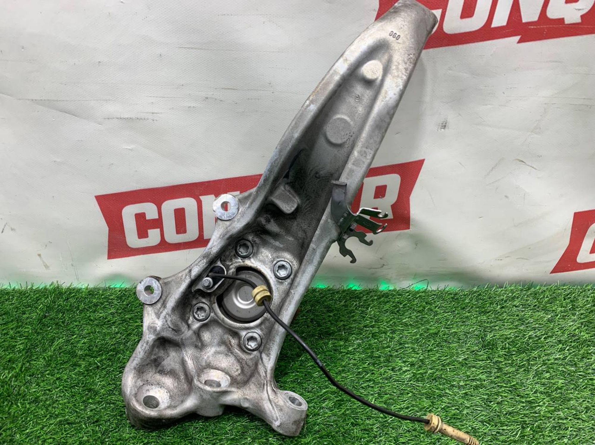 https://ycs.partsauto.market/partsauto-images/thmbs/userImages/h353NjtZg3VDP19b5HMt7LlpbQ93/part/918fc8e9-9dc7-4296-aa11-4b84d1f2816d_1732626667581.jpg