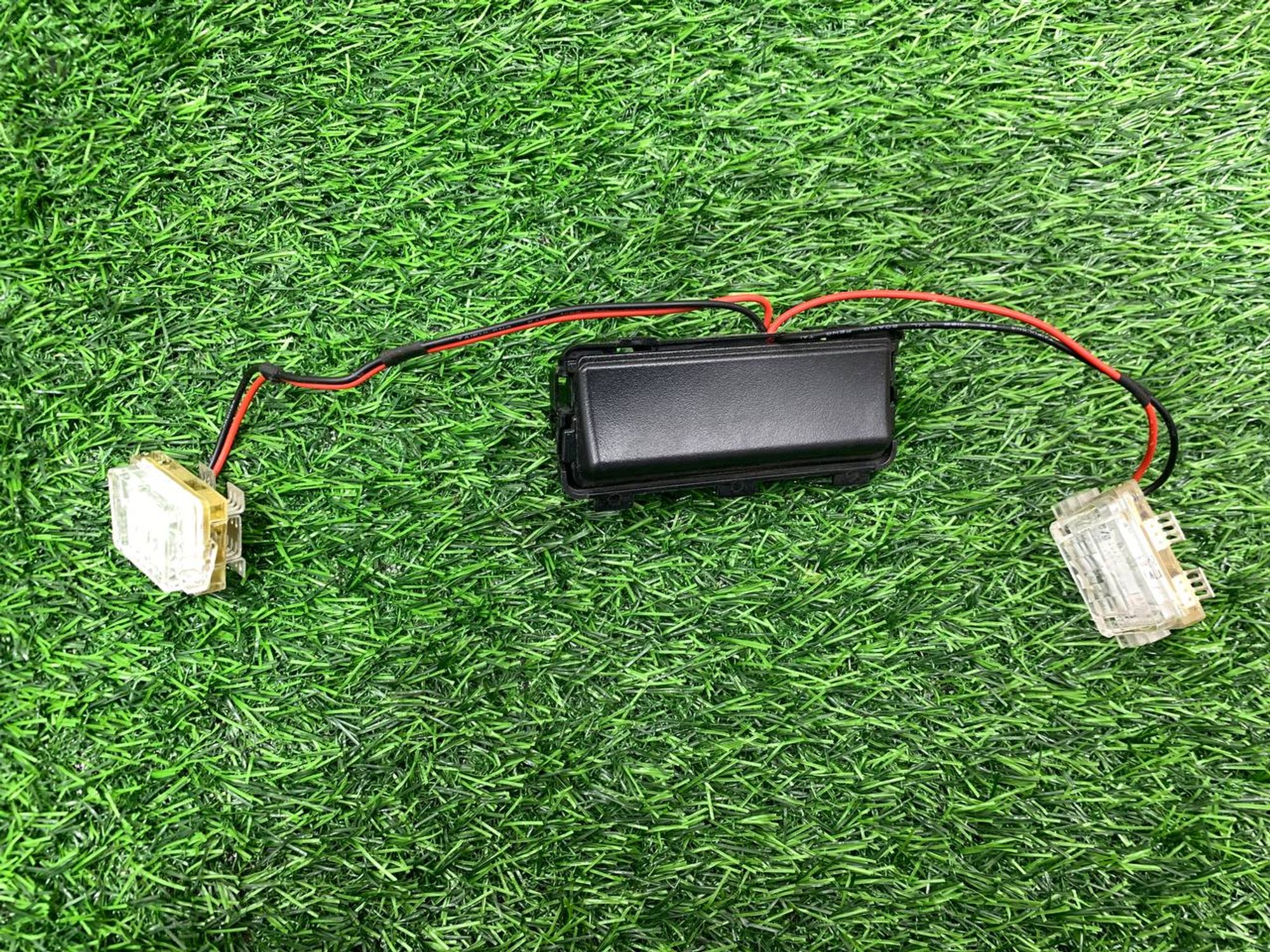 https://ycs.partsauto.market/partsauto-images/thmbs/userImages/h353NjtZg3VDP19b5HMt7LlpbQ93/part/91a27090-50b7-4ee2-a656-3e8a25331f41_1732778669472.jpg