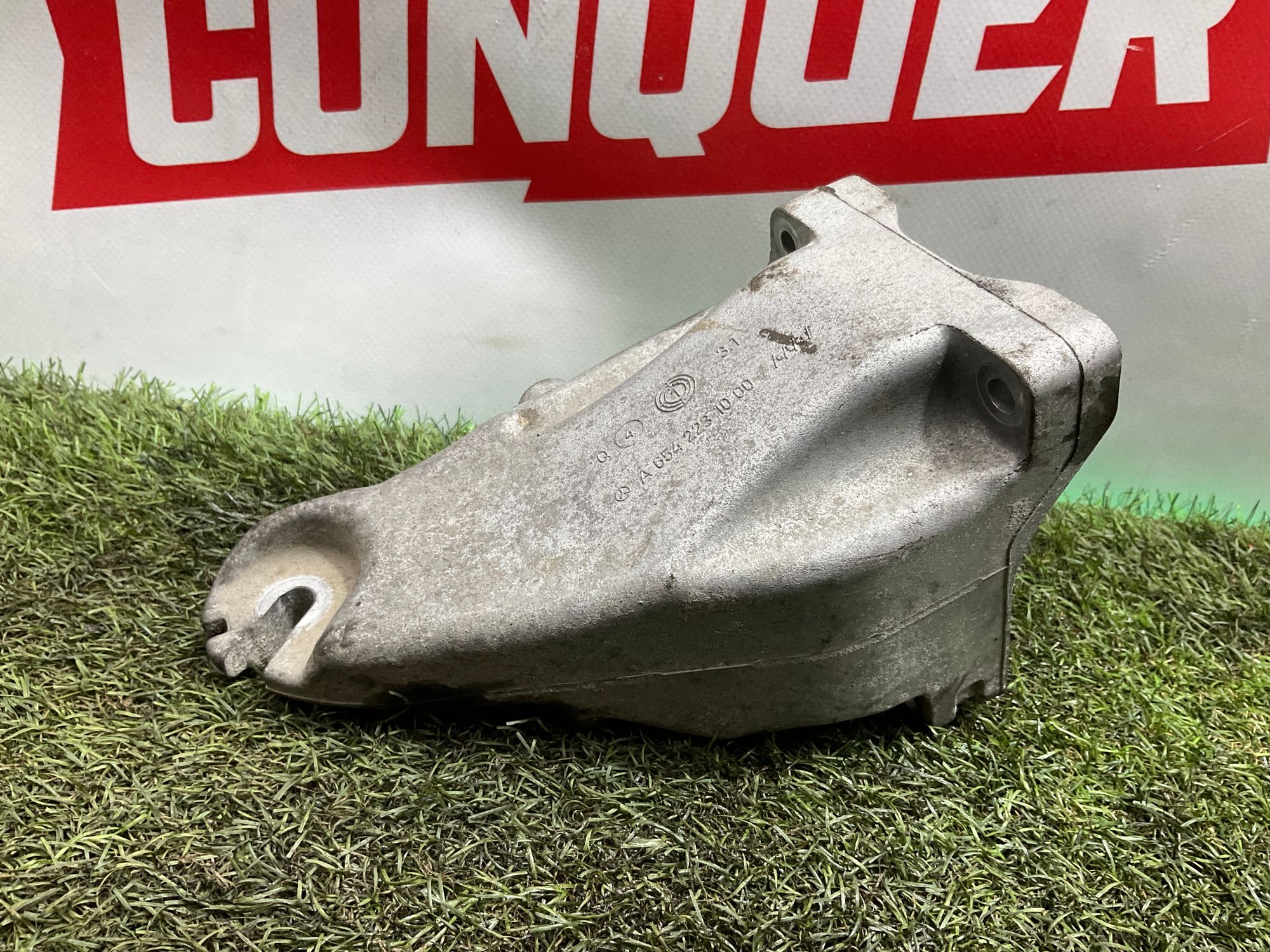 Кронштейн двигателя 654920 правый Mercedes-Benz C-Класс E-Класс, W213/S213 рестайлинг (2020—2023), 3000 рублей, Москва