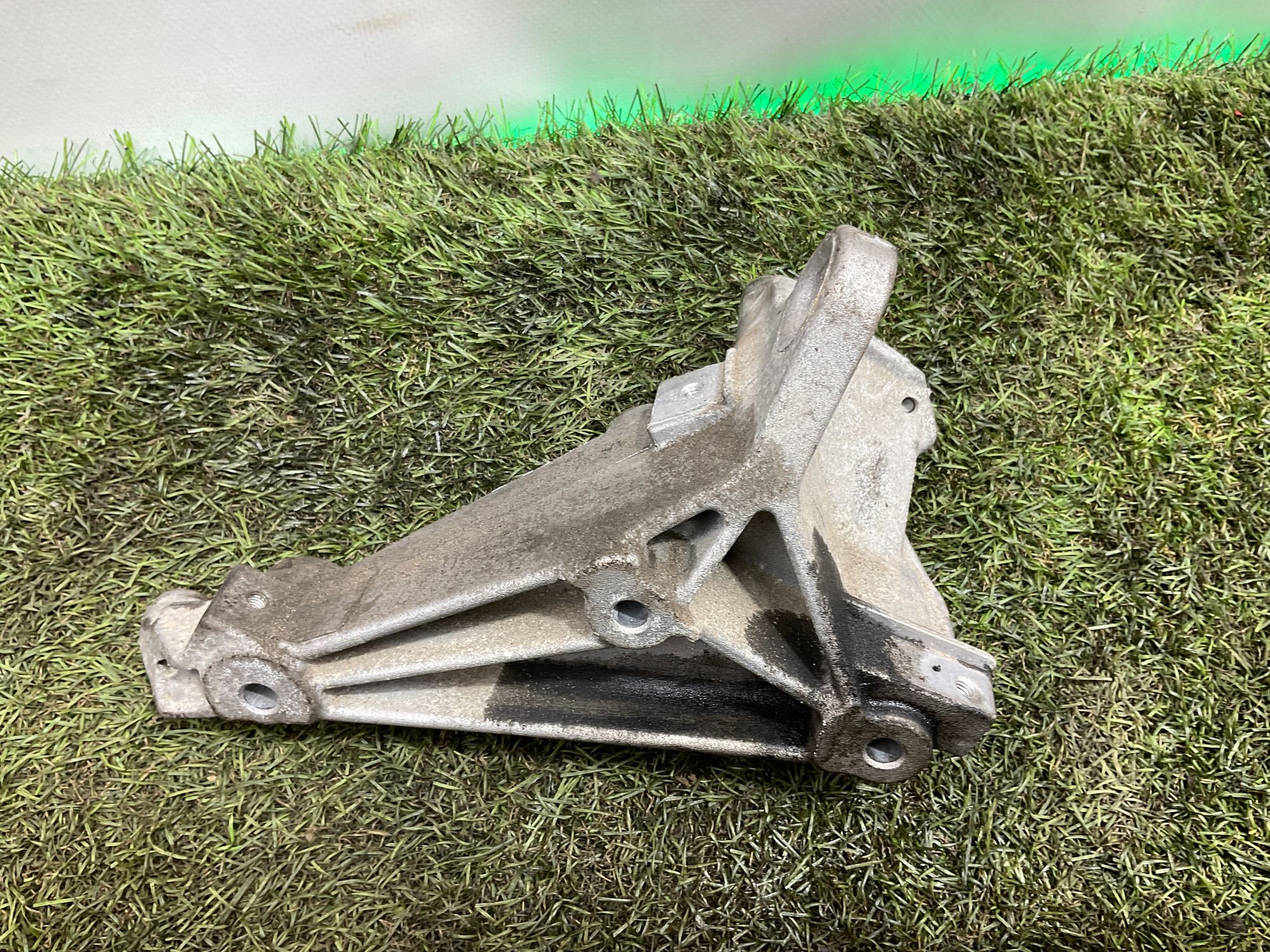 Кронштейн двигателя 654920 Mercedes-Benz E-Класс W213/S213/C238/A238 (2016—2023) 2020, 6000 рублей, Москва