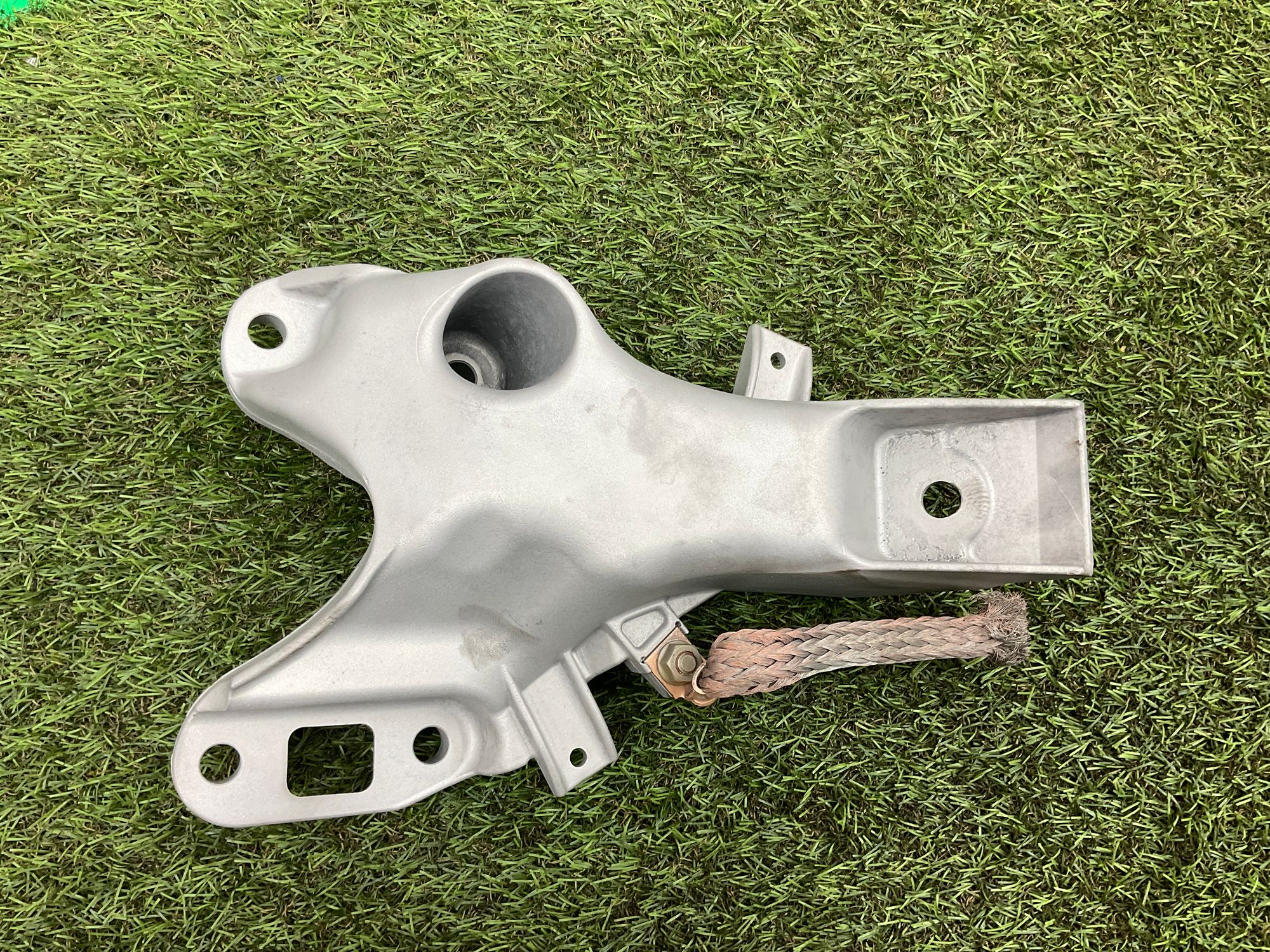 Кронштейн двигателя левый BMW X5, E70 рестайлинг, 2000 рублей, Москва