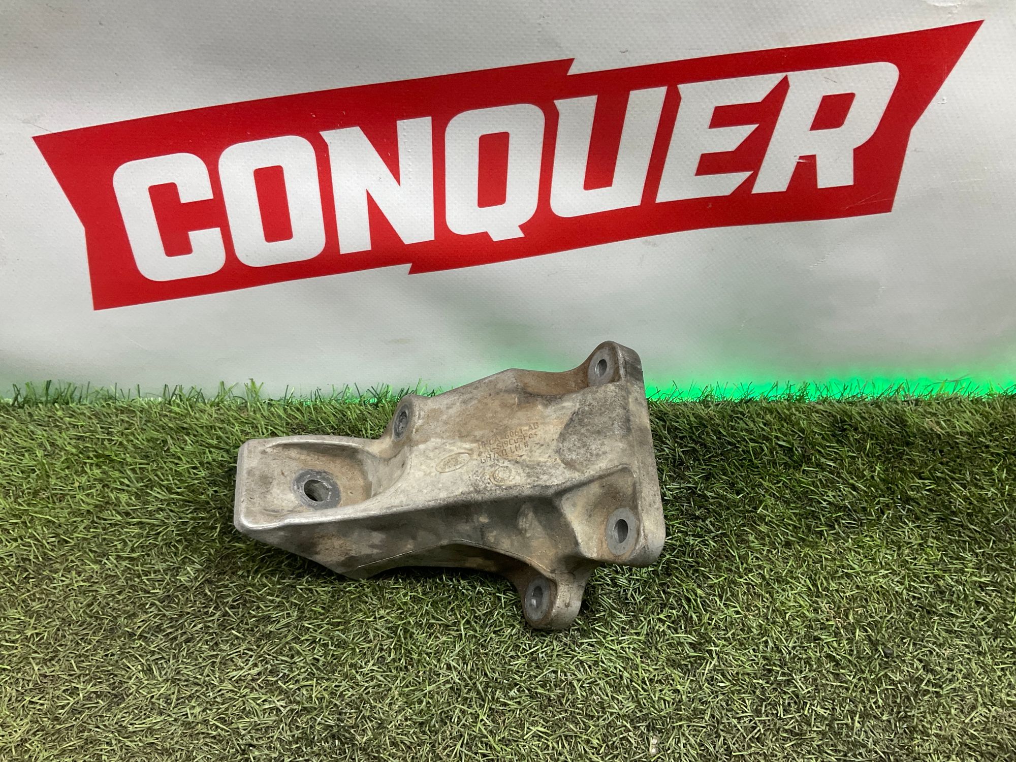 Опора двигателя 2.0 AJ200 Land Rover Defender II L663 2022, 2000 рублей, Москва