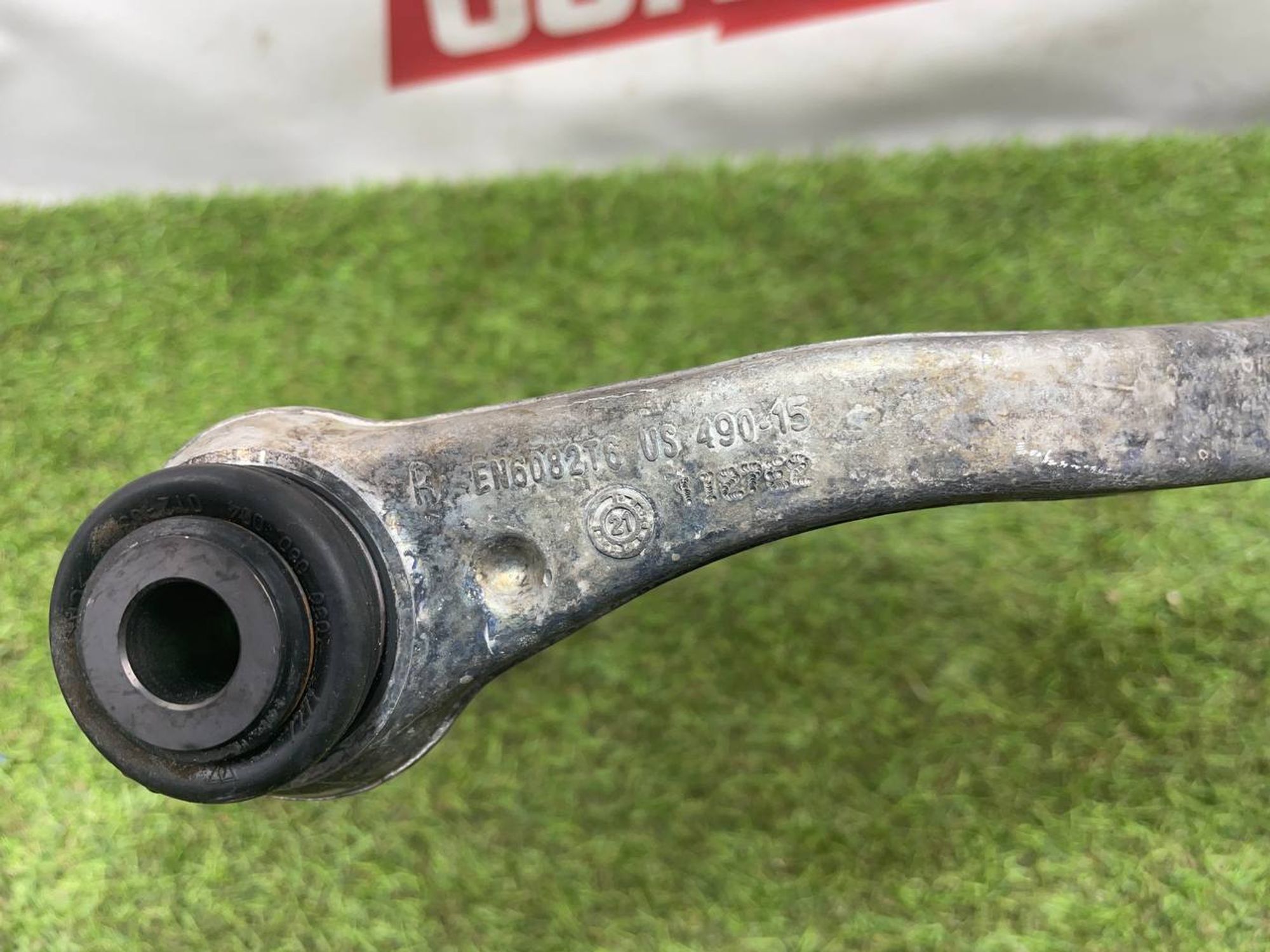 https://ycs.partsauto.market/partsauto-images/thmbs/userImages/h353NjtZg3VDP19b5HMt7LlpbQ93/part/92c574aa-82c6-4bc5-9366-32b5c88af642_1712065917410.jpg