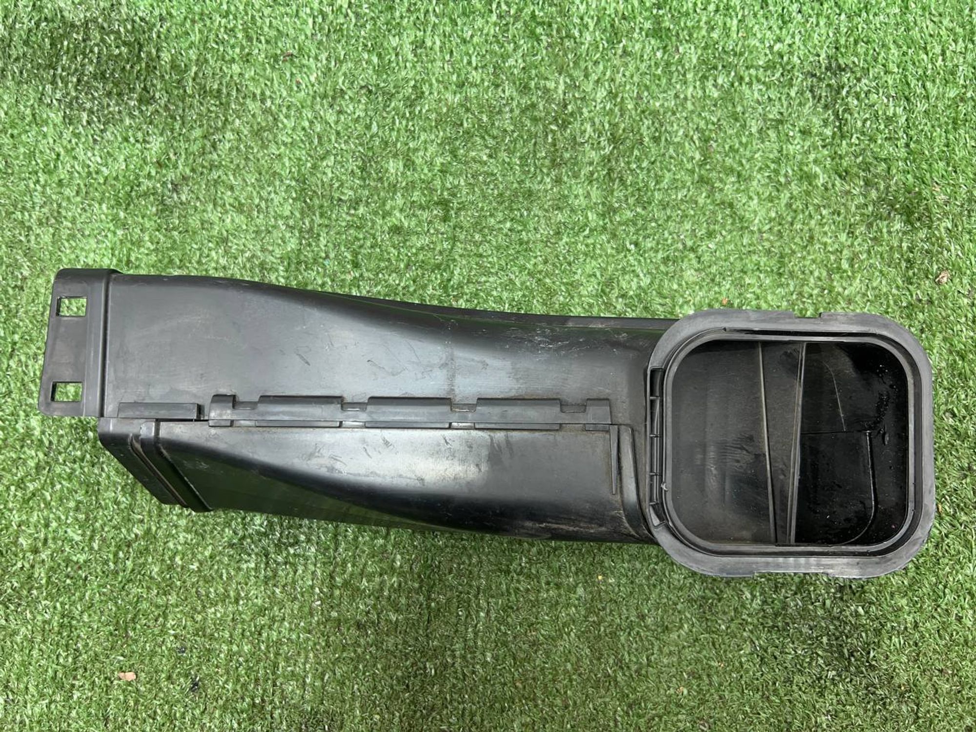 https://ycs.partsauto.market/partsauto-images/thmbs/userImages/h353NjtZg3VDP19b5HMt7LlpbQ93/part/92e1a191-bb44-4075-b80d-45b222ea5df0_1730896419873.jpg