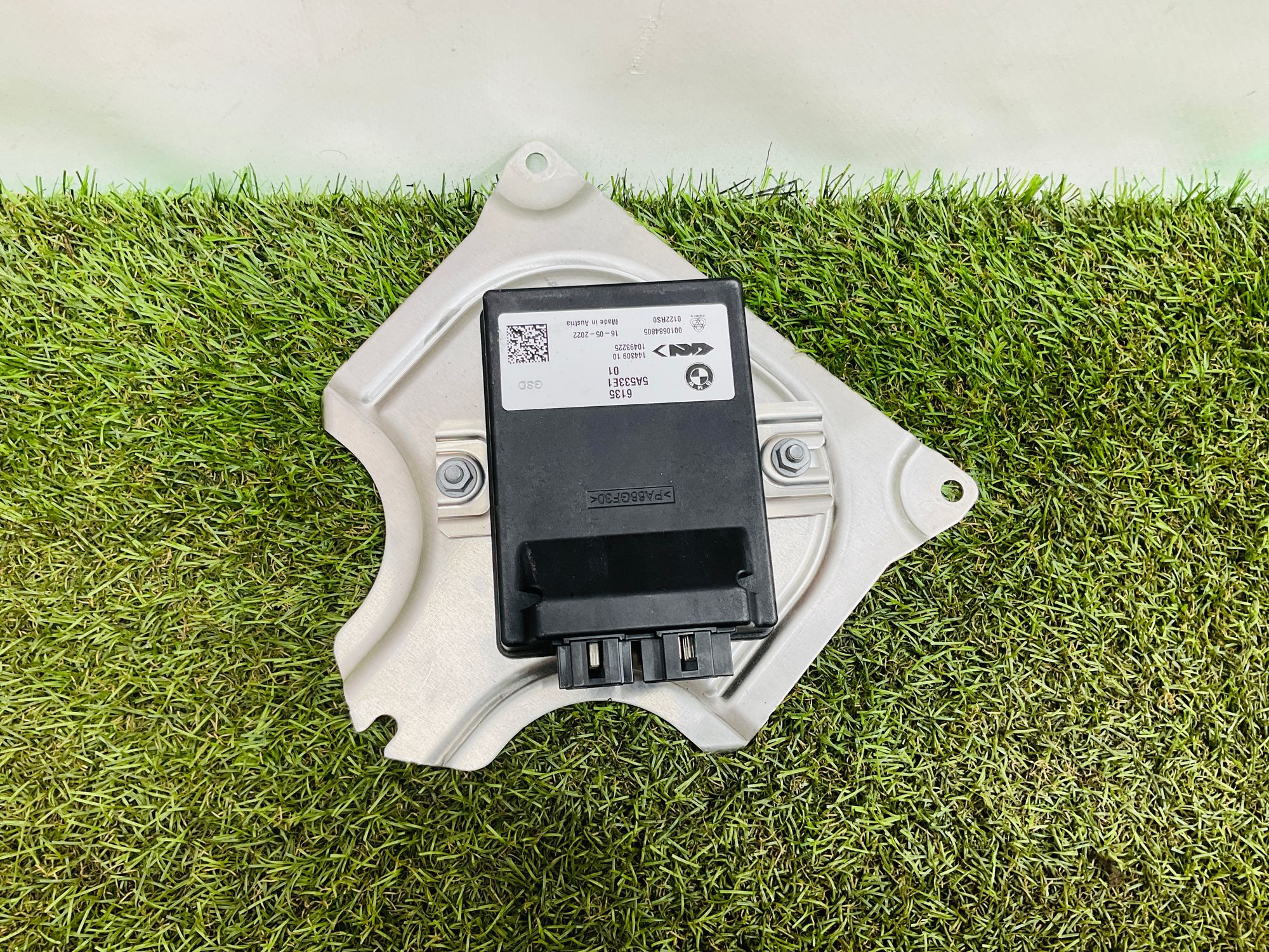 https://ycs.partsauto.market/partsauto-images/thmbs/userImages/h353NjtZg3VDP19b5HMt7LlpbQ93/part/92f3a833-4078-495b-a8e9-b841832d85c6_1779262817476.jpg