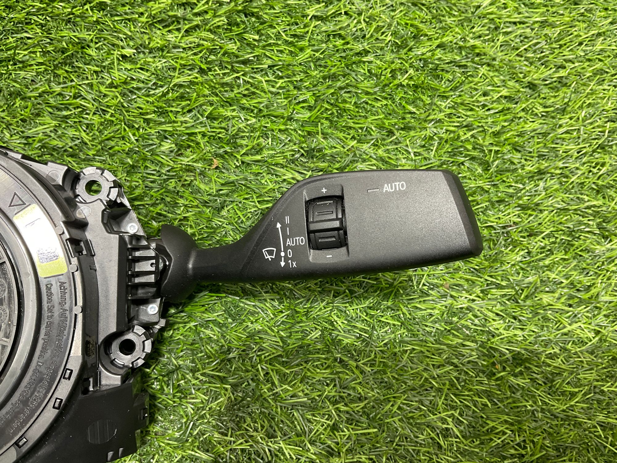 https://ycs.partsauto.market/partsauto-images/thmbs/userImages/h353NjtZg3VDP19b5HMt7LlpbQ93/part/944933d8-67c2-4b4a-934a-58a9b54a5294_1736324629965.jpg