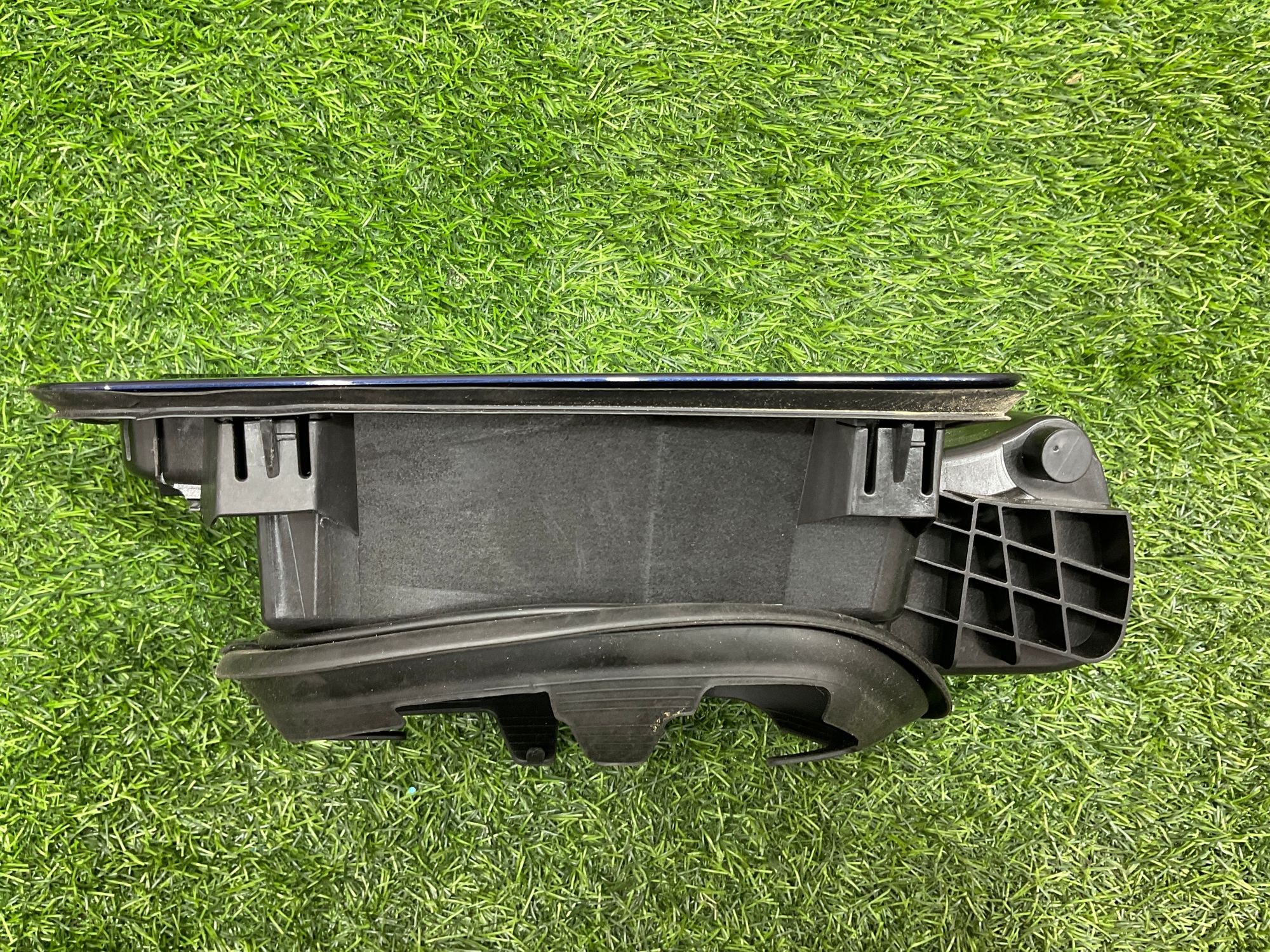https://ycs.partsauto.market/partsauto-images/thmbs/userImages/h353NjtZg3VDP19b5HMt7LlpbQ93/part/94d70acf-6bf9-4332-96b7-36d07424d8c2_1734338161218.jpg