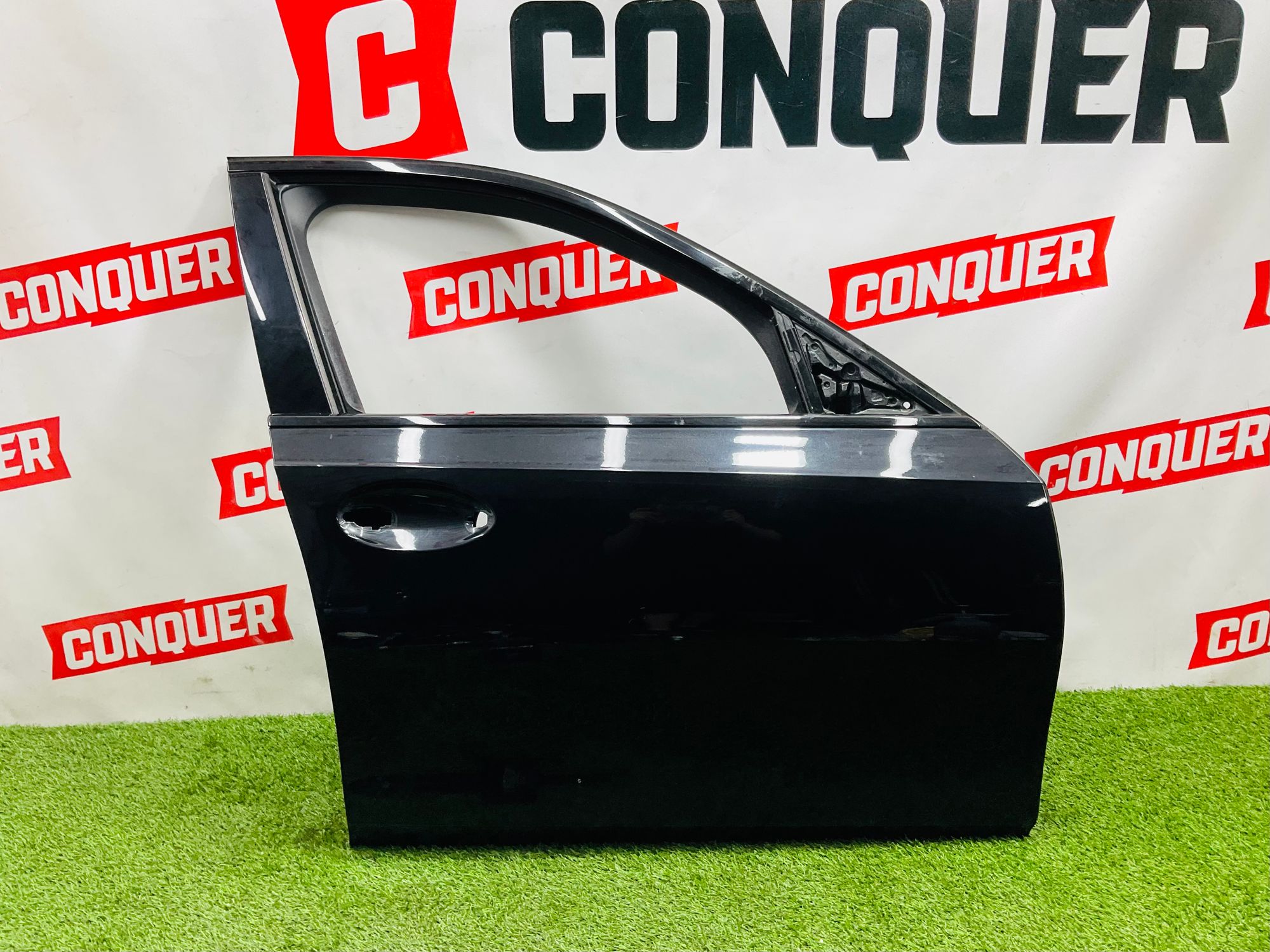 https://ycs.partsauto.market/partsauto-images/thmbs/userImages/h353NjtZg3VDP19b5HMt7LlpbQ93/part/9559b5a8-cf29-4fdb-9788-8f7f1f4f19ed_1781339454224.jpg