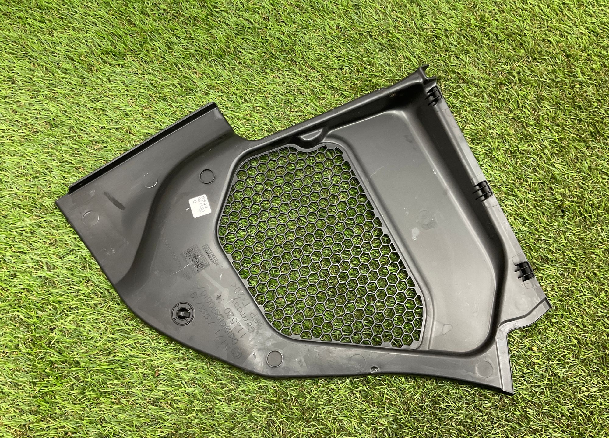 Жабо водосток капота левый BMW 5 серия, G30/G31 рестайлинг, 1500 рублей, Москва