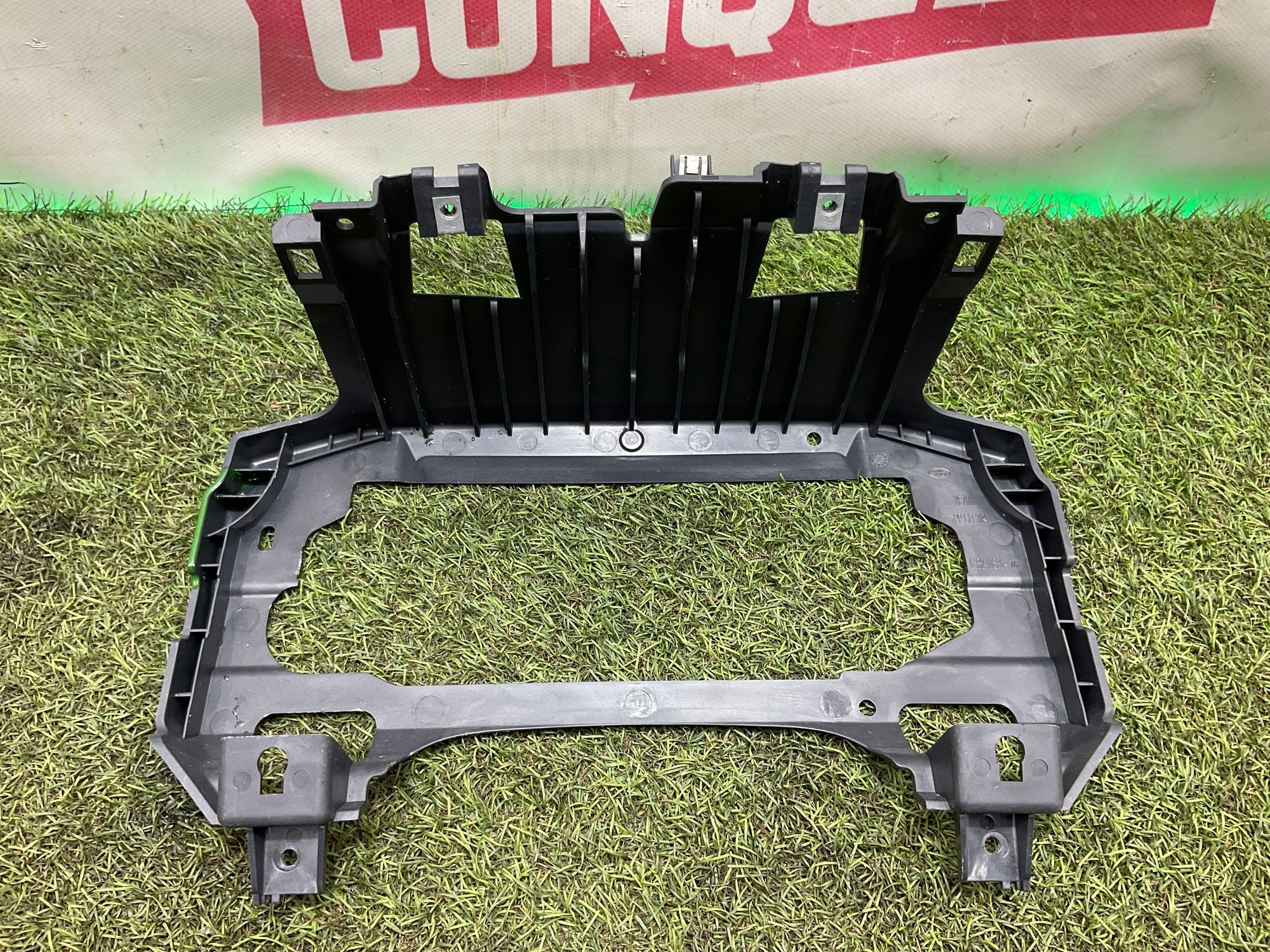 Крепление приборной панели Land Rover Defender II L663 2022, 2500 рублей, Москва