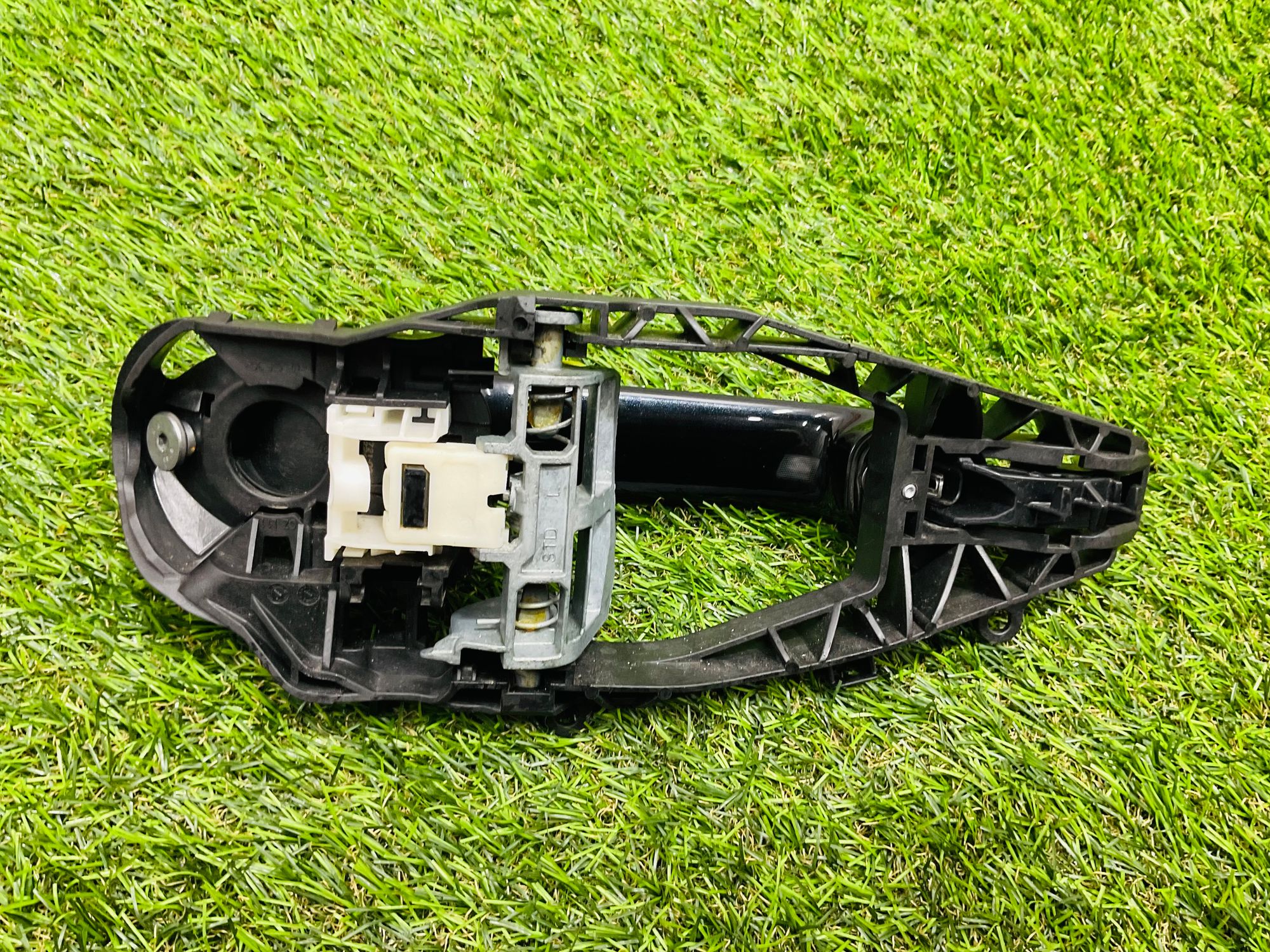 https://ycs.partsauto.market/partsauto-images/thmbs/userImages/h353NjtZg3VDP19b5HMt7LlpbQ93/part/97938972-1e36-4d24-adf0-2f969d1a5d5a_1781530474141.jpg