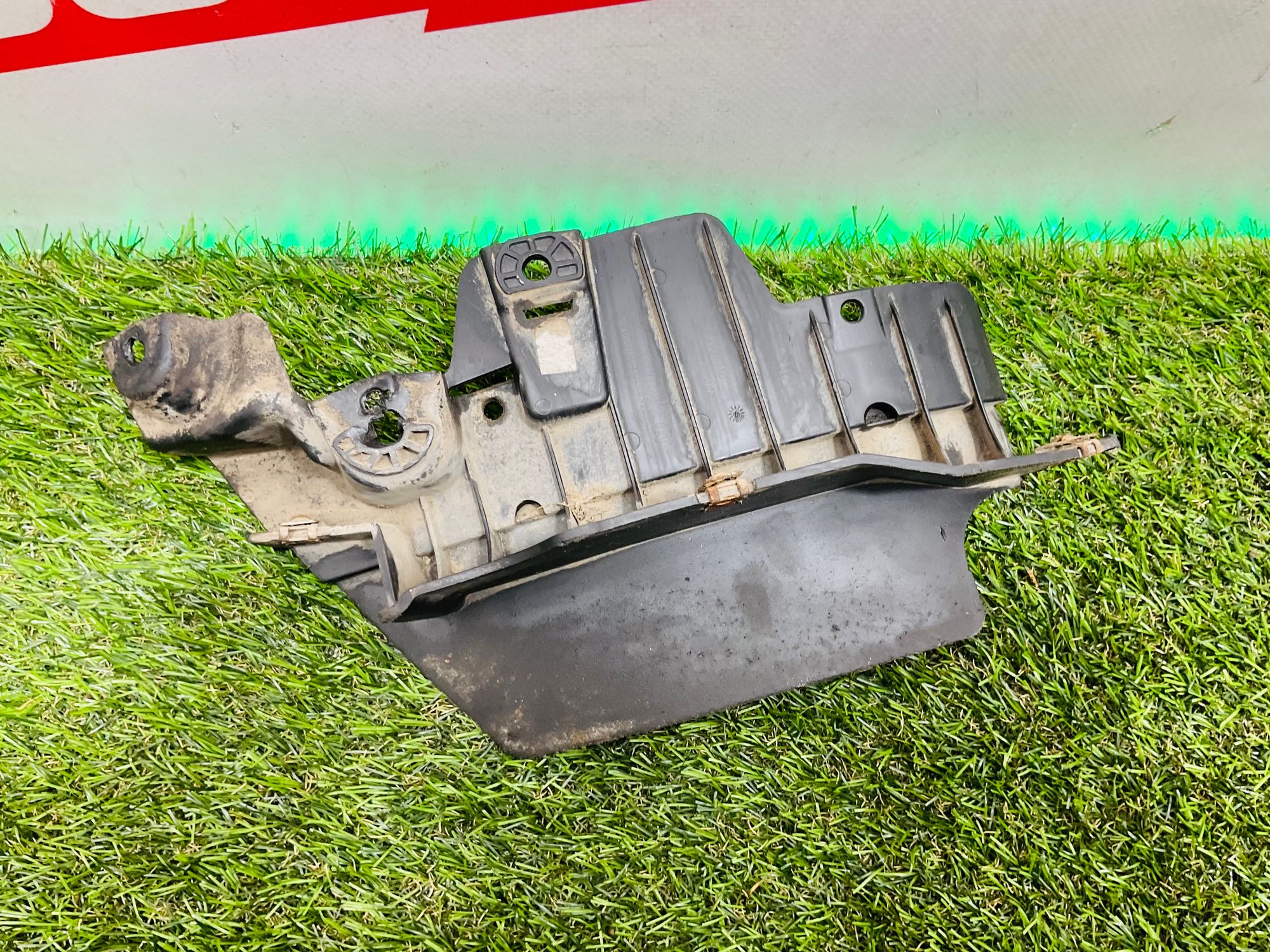 https://ycs.partsauto.market/partsauto-images/thmbs/userImages/h353NjtZg3VDP19b5HMt7LlpbQ93/part/97a36ee4-6108-4fce-a470-17db32ee4a9f_1786022734826.jpg