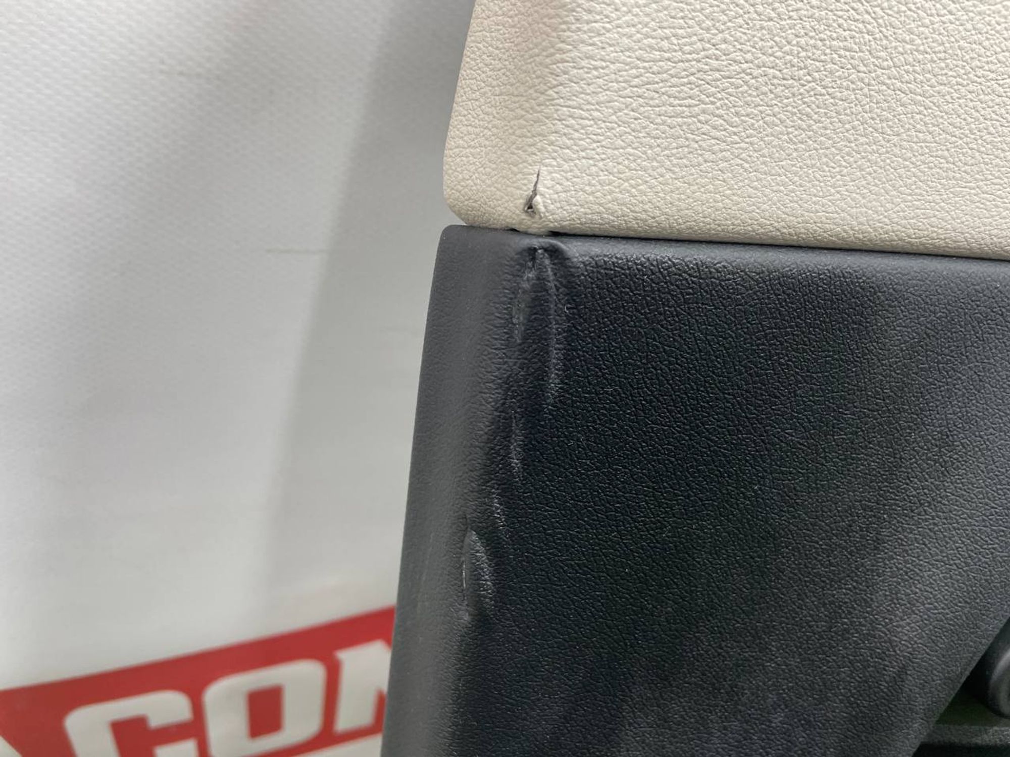 https://ycs.partsauto.market/partsauto-images/thmbs/userImages/h353NjtZg3VDP19b5HMt7LlpbQ93/part/97da2d64-735a-47db-b267-2ddb8d63399c_1710842824188.jpg