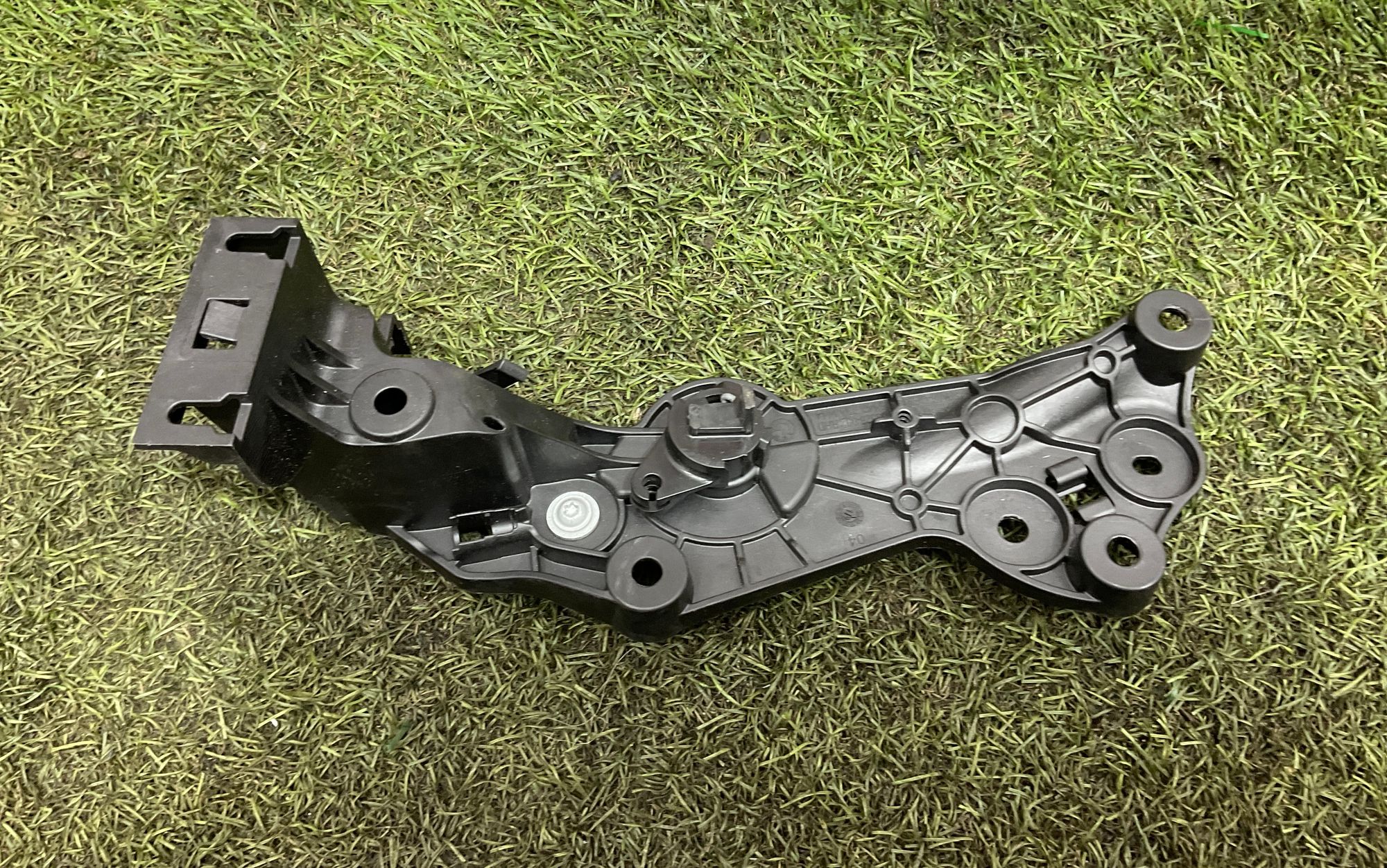 Кронштейн капота BMW M8, F91/F92/F93 2019, 1000 рублей, Москва