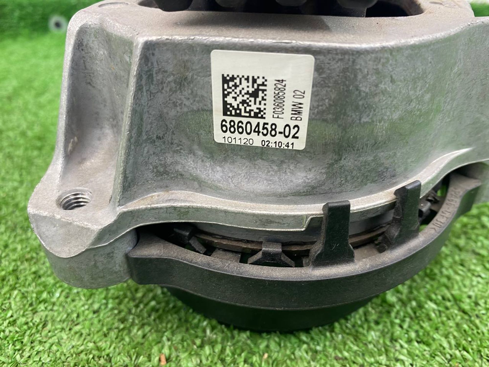 https://ycs.partsauto.market/partsauto-images/thmbs/userImages/h353NjtZg3VDP19b5HMt7LlpbQ93/part/97f326f2-8597-4e14-a44b-b480bf8ae4b3_1746714454004.jpg