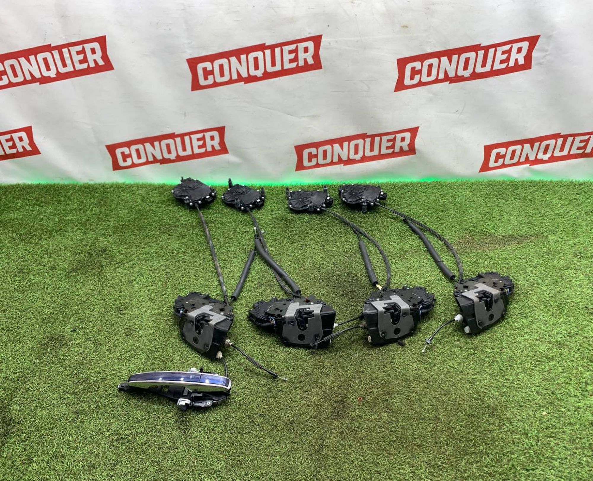 https://ycs.partsauto.market/partsauto-images/thmbs/userImages/h353NjtZg3VDP19b5HMt7LlpbQ93/part/97fc1f18-69c6-4a71-86e2-cb08d406faf6_1714738953838.jpg