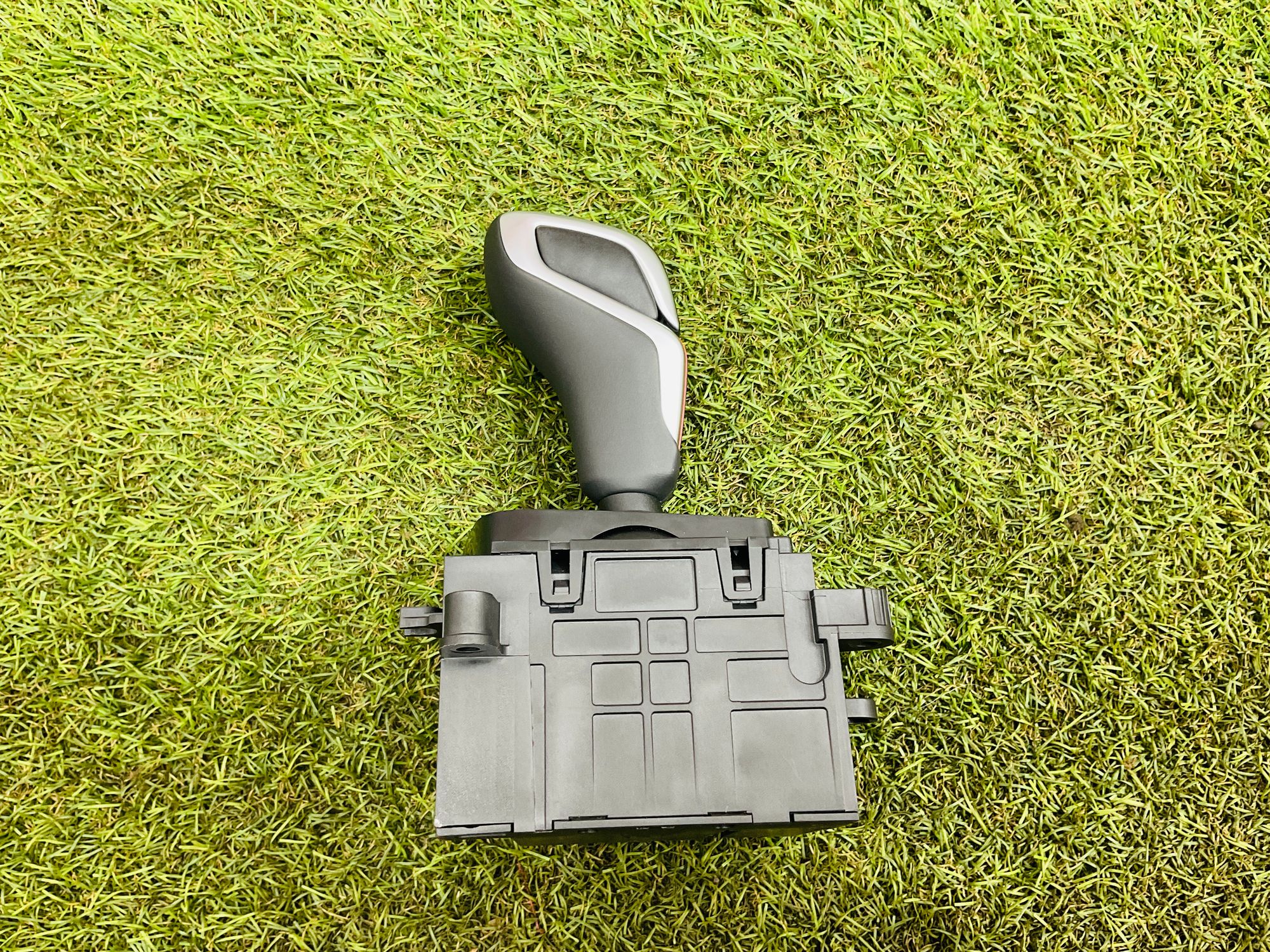 https://ycs.partsauto.market/partsauto-images/thmbs/userImages/h353NjtZg3VDP19b5HMt7LlpbQ93/part/98115f78-62f4-477b-9ff3-d45b7634e0f7_1779195735983.jpg