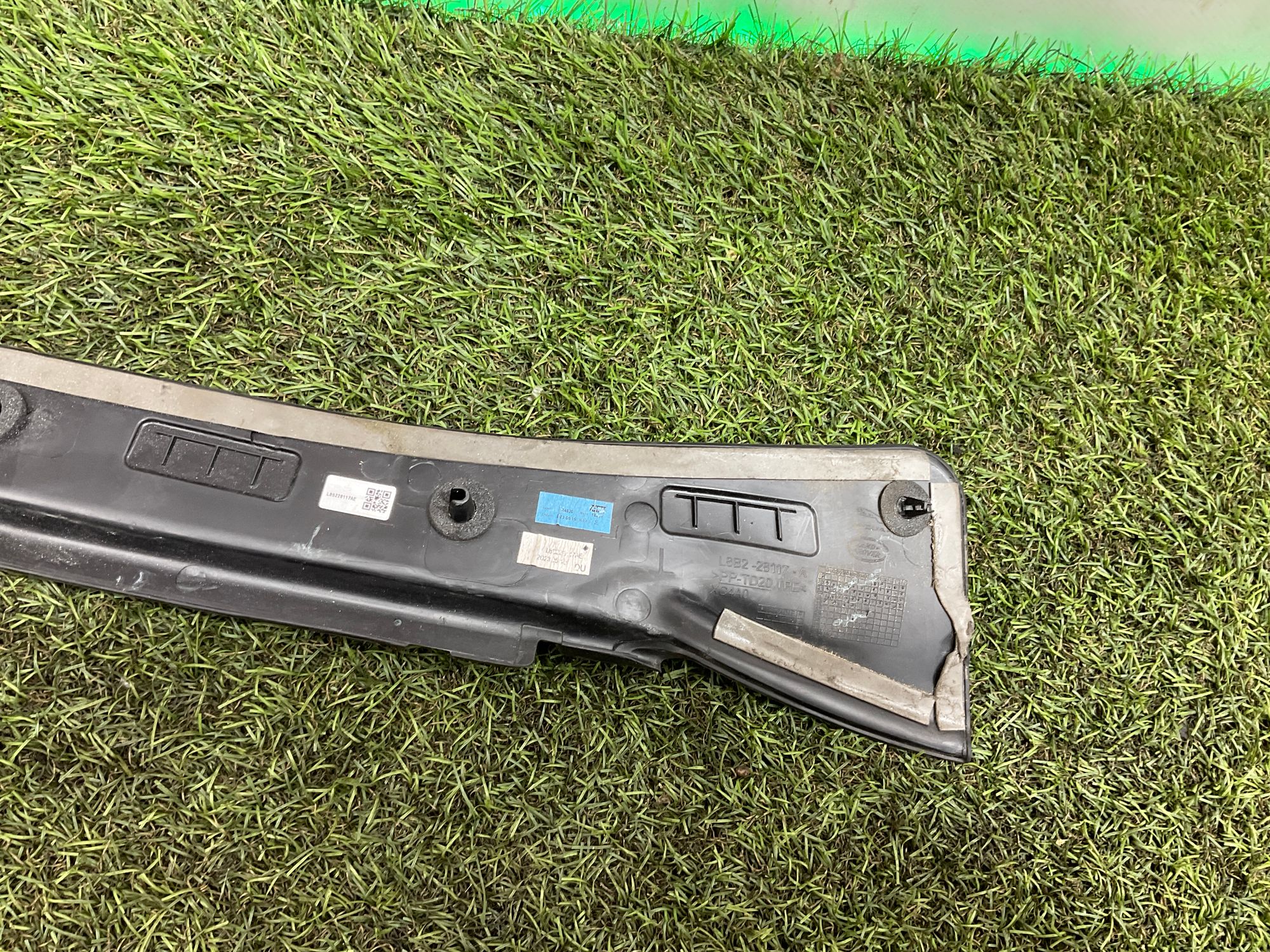 Накладка стойки кузова центральная левая Land Rover Defender L663 II 2022, 8000 рублей, Москва