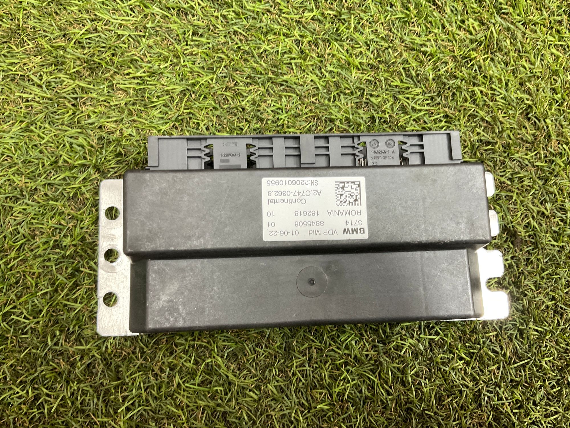 https://ycs.partsauto.market/partsauto-images/thmbs/userImages/h353NjtZg3VDP19b5HMt7LlpbQ93/part/988344a5-d7e3-40da-a2c3-19ae41f4d0ab_1779262890523.jpg