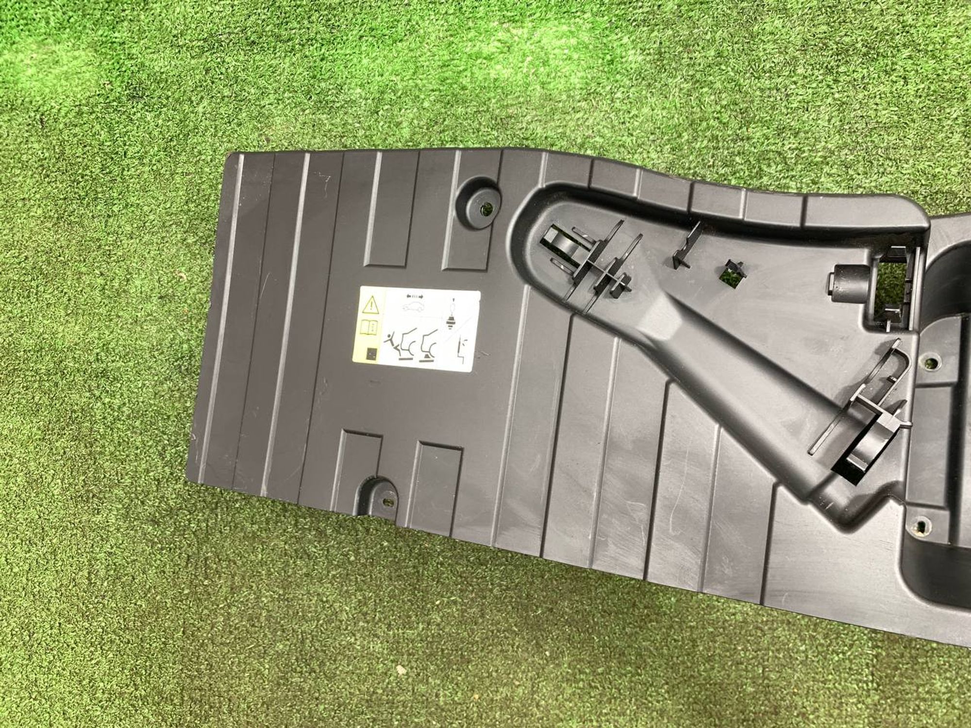 https://ycs.partsauto.market/partsauto-images/thmbs/userImages/h353NjtZg3VDP19b5HMt7LlpbQ93/part/98c0b984-ec10-4d26-92e2-b1189021b7c8_1727268356469.jpg