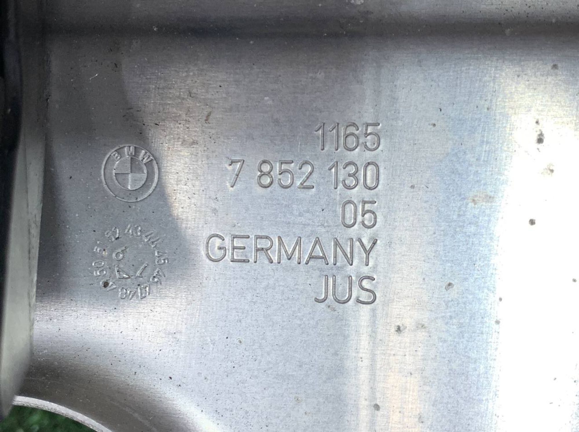 https://ycs.partsauto.market/partsauto-images/thmbs/userImages/h353NjtZg3VDP19b5HMt7LlpbQ93/part/9931fe60-61f4-408e-b2cf-9e1b364ba39b_1722591015597.jpg