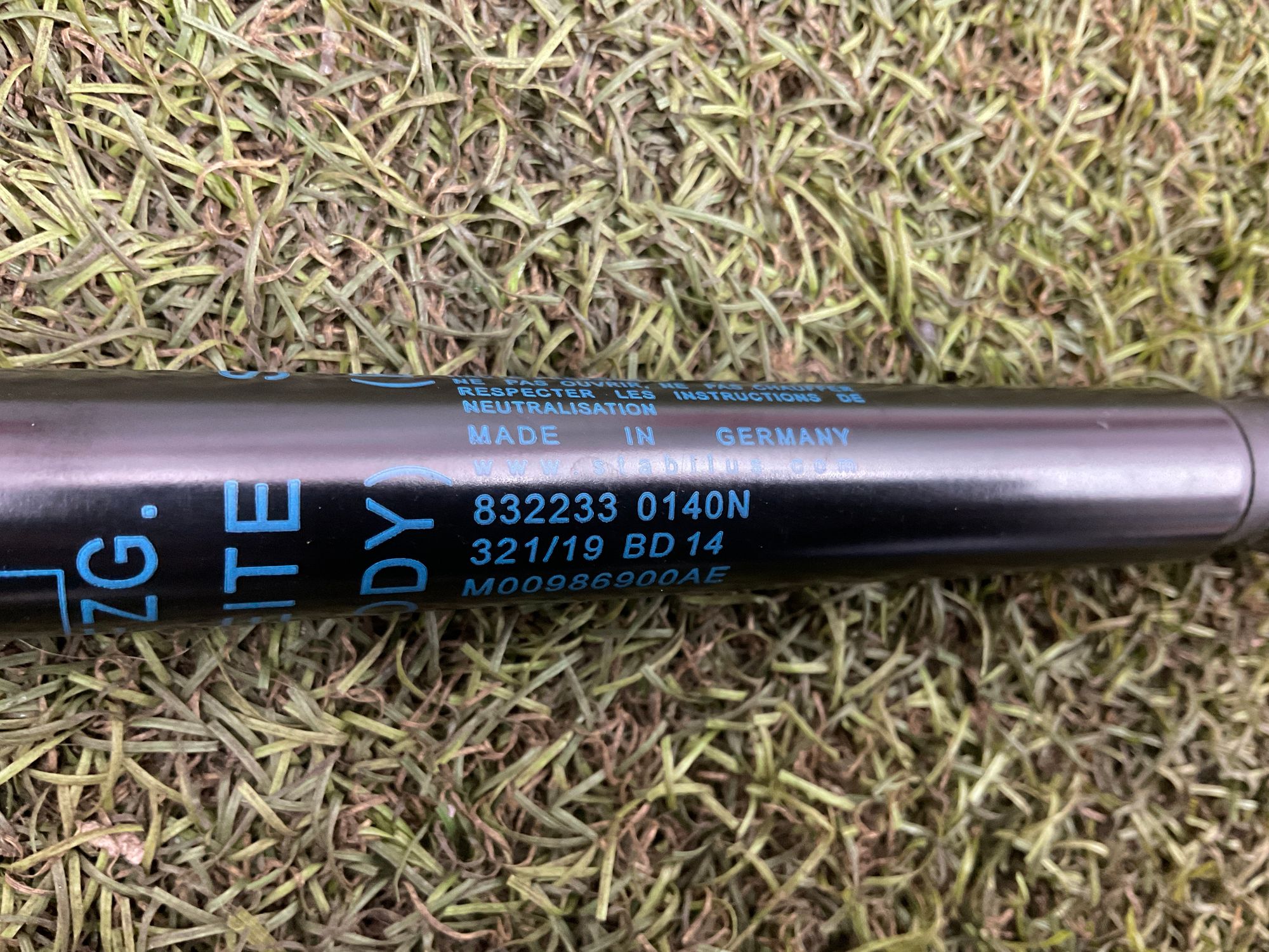 Амортизатор крышки багажника BMW M8 F92 2019, 6000 рублей, Москва