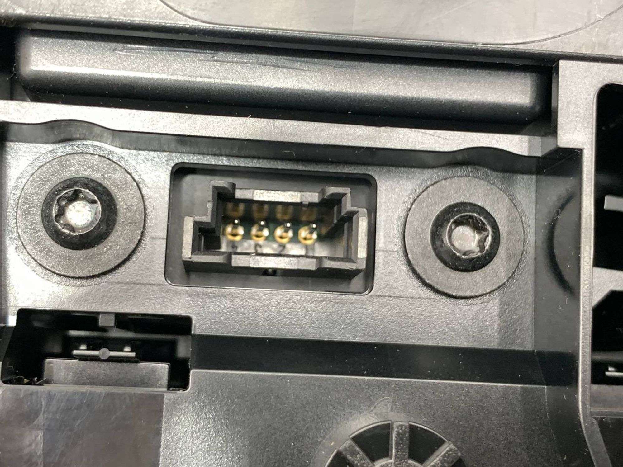https://ycs.partsauto.market/partsauto-images/thmbs/userImages/h353NjtZg3VDP19b5HMt7LlpbQ93/part/9ac43e04-f781-418d-b3df-05ed5e97e9ad_1720685909756.jpg