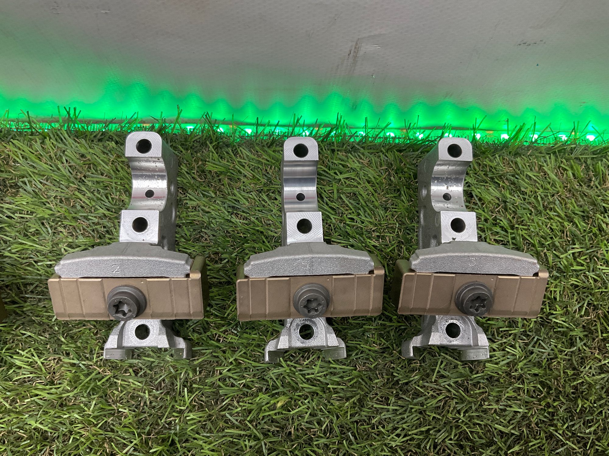 Крепление эксцентрикового вала B58 новый оригинал, 1000 рублей, Москва