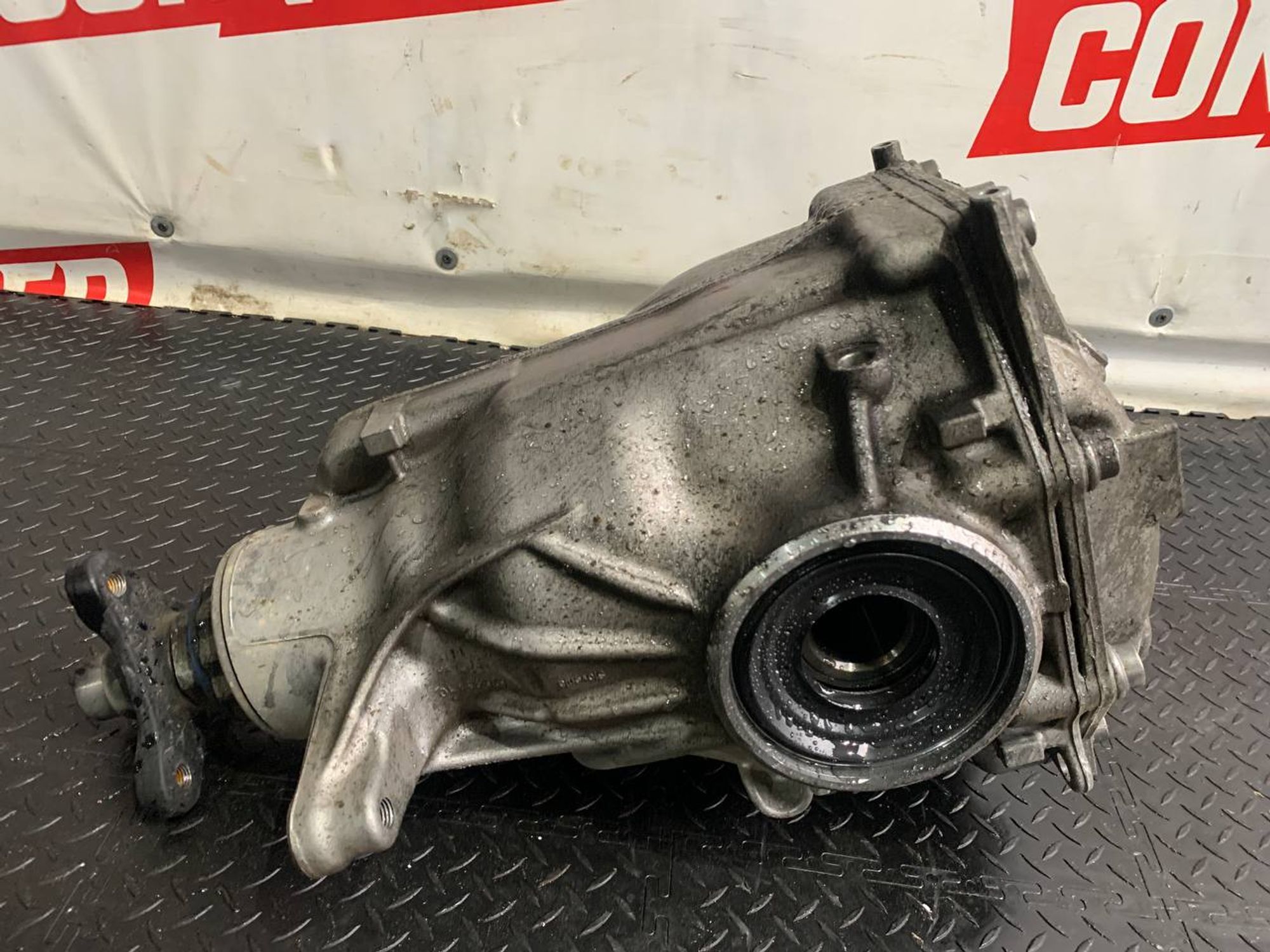 https://ycs.partsauto.market/partsauto-images/thmbs/userImages/h353NjtZg3VDP19b5HMt7LlpbQ93/part/9afdaed5-9ebb-4470-9ced-e093eb4309df_1732179830194.jpg