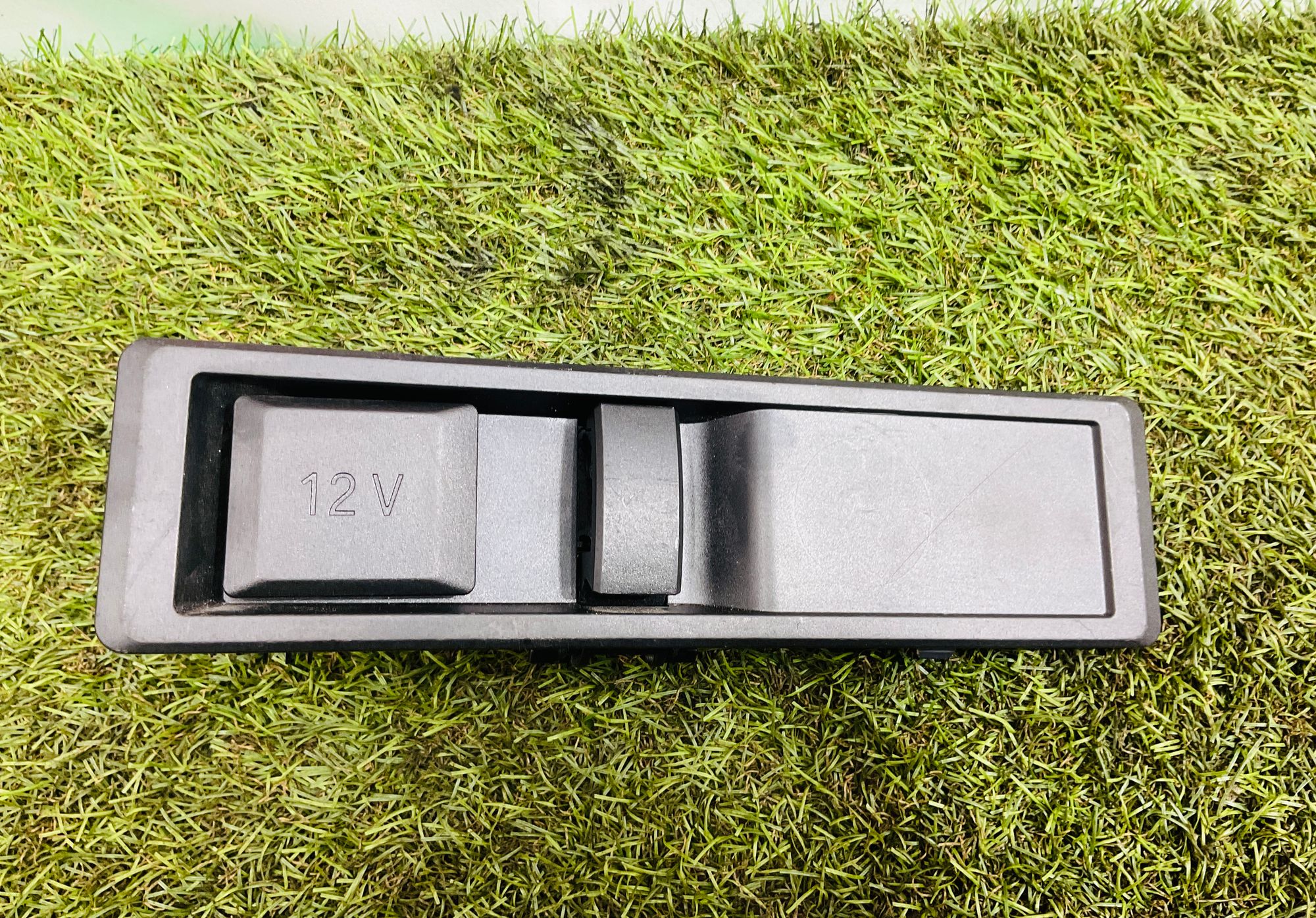 Накладка зарядки багажника правая BMW M3 G80 2023, 3000 рублей, Москва