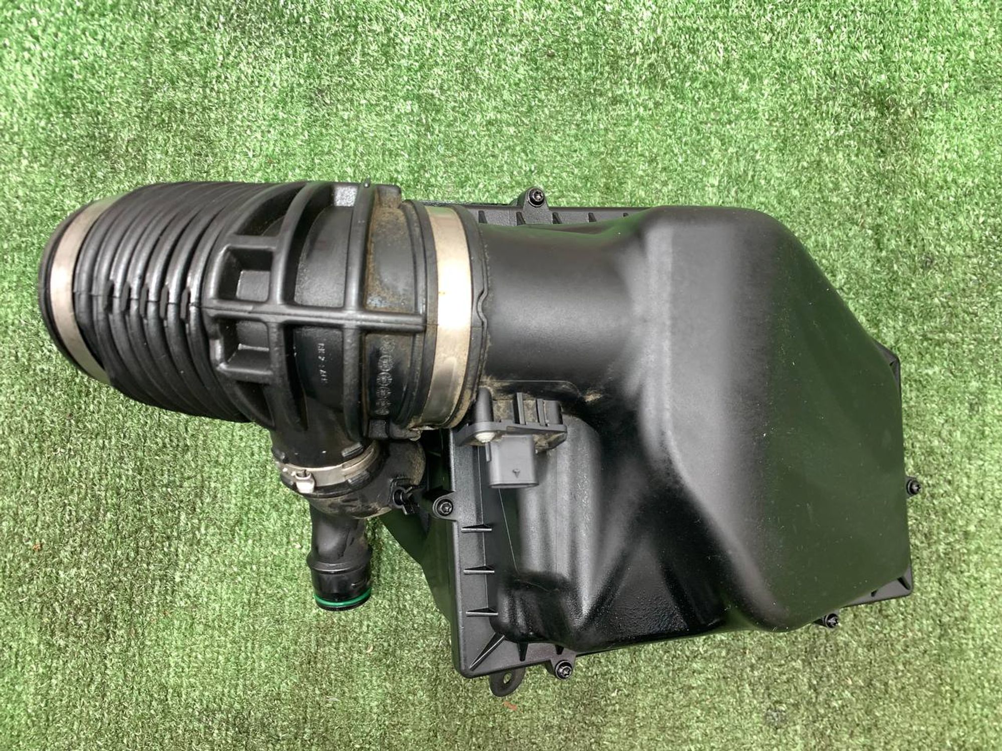 https://ycs.partsauto.market/partsauto-images/thmbs/userImages/h353NjtZg3VDP19b5HMt7LlpbQ93/part/9b677d80-84bd-40e8-a416-e83b3d74fecf_1730469391298.jpg
