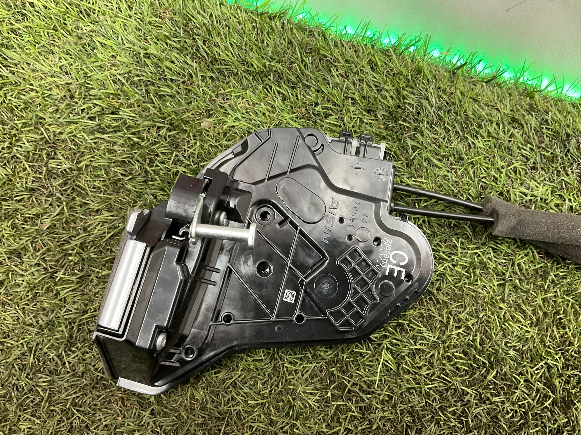 Замок двери левой задней Toyota Land Cruiser 300 (2021—2023) 2024, 10000 рублей, Москва