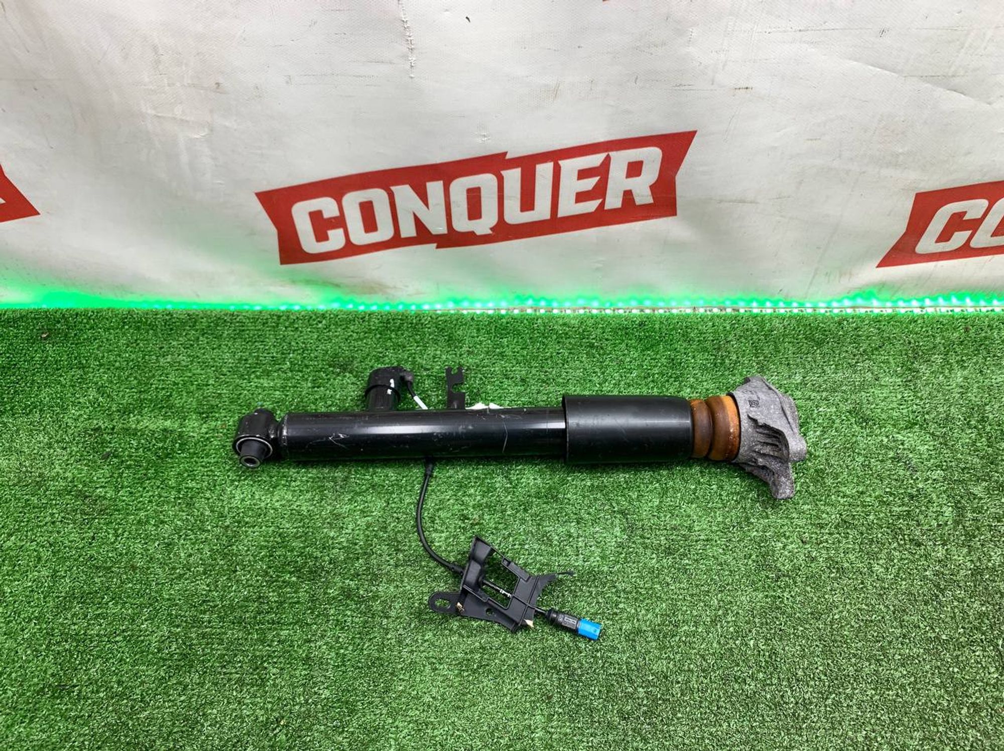 https://ycs.partsauto.market/partsauto-images/thmbs/userImages/h353NjtZg3VDP19b5HMt7LlpbQ93/part/9b976839-1ed7-4c89-94ba-ea2404c6606a_1720532195011.jpg