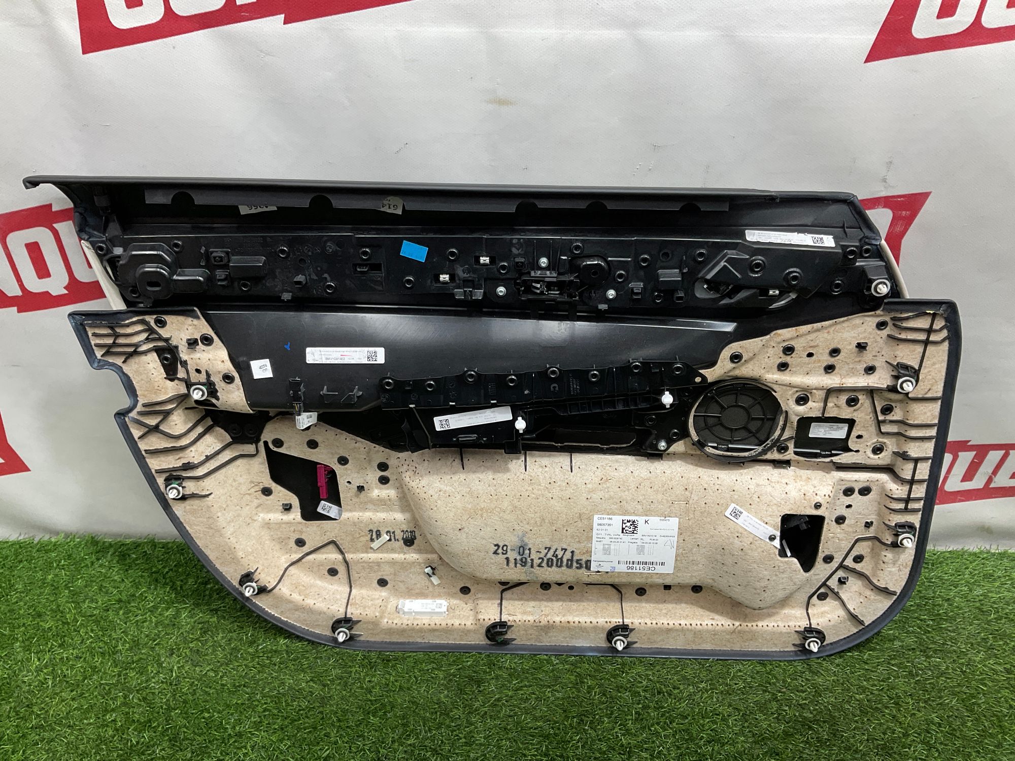 https://ycs.partsauto.market/partsauto-images/thmbs/userImages/h353NjtZg3VDP19b5HMt7LlpbQ93/part/9bf3d491-e854-4c20-b643-f868bcb37a6e_1737556127339.jpg