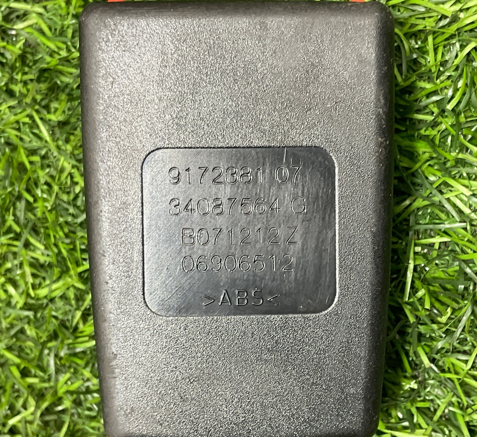 Замок ремня безопасности задний левый BMW 6 F06, 1000 рублей, Москва