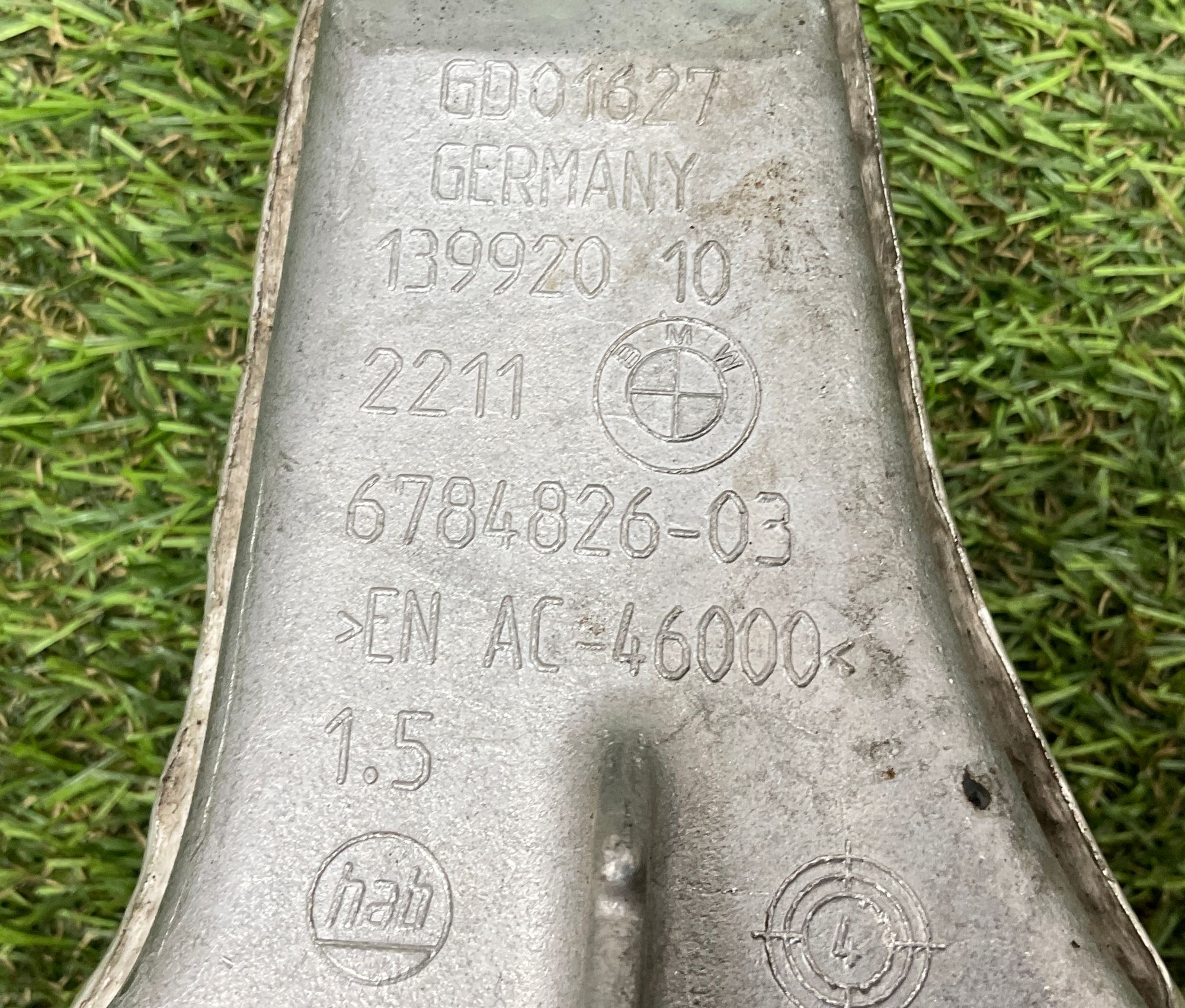 Несущий кронштейн двигателя правая BMW 3 серия, F30/F31 рестайлинг, 3000 рублей, Москва