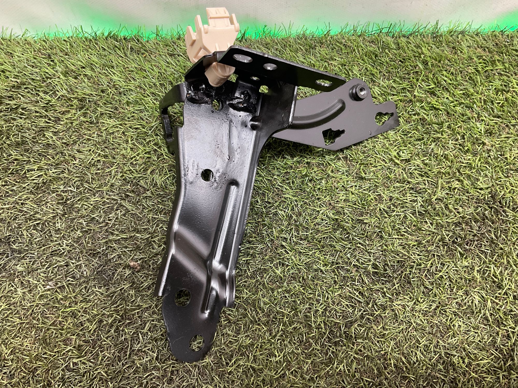 Крепление заднего сидения правое BMW X5 G05 2022, 1000 рублей, Москва