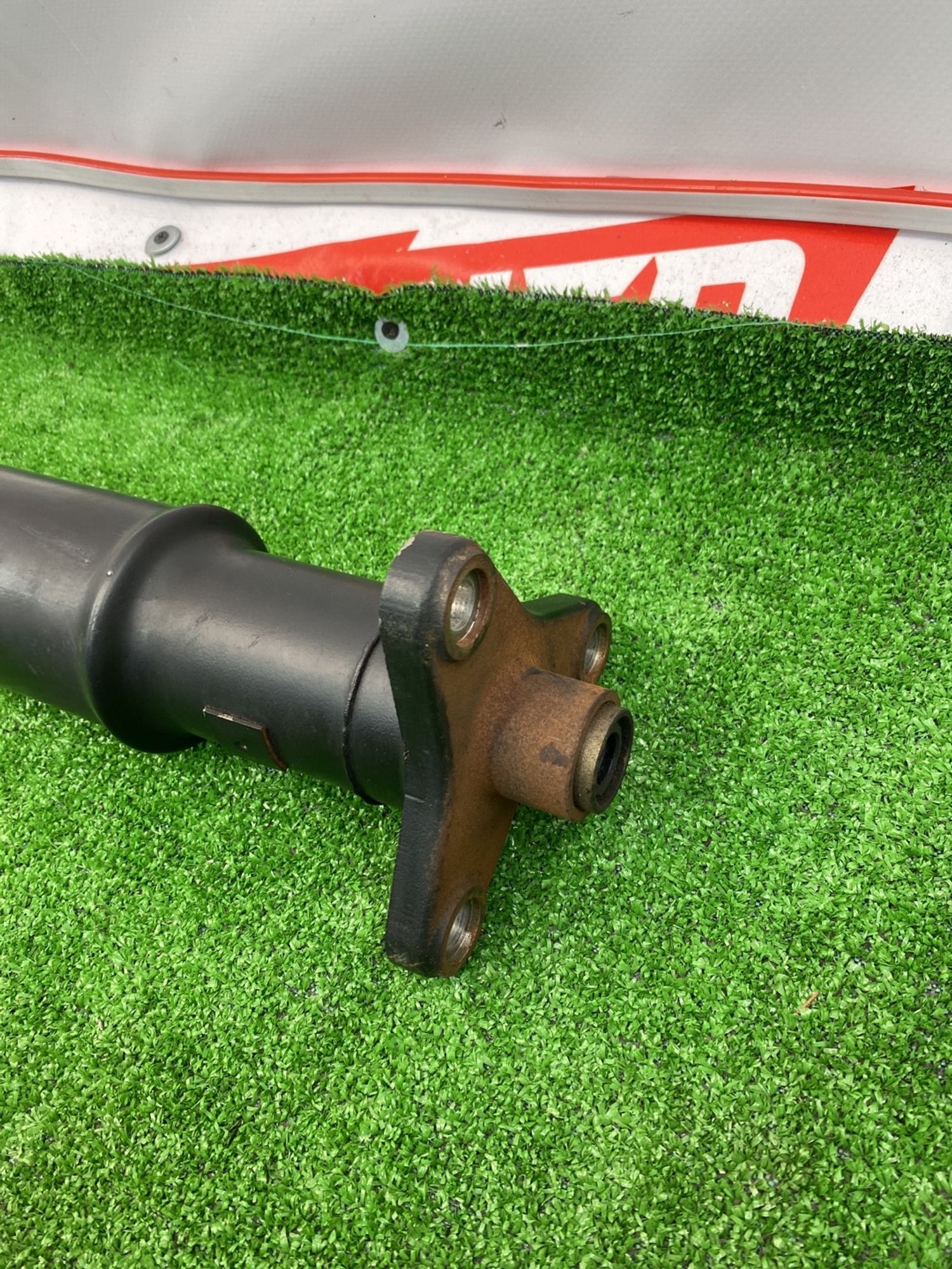 https://ycs.partsauto.market/partsauto-images/thmbs/userImages/h353NjtZg3VDP19b5HMt7LlpbQ93/part/9c1d333b-6d3d-47d2-a5a9-d74072441bbf_1742392840345.jpg