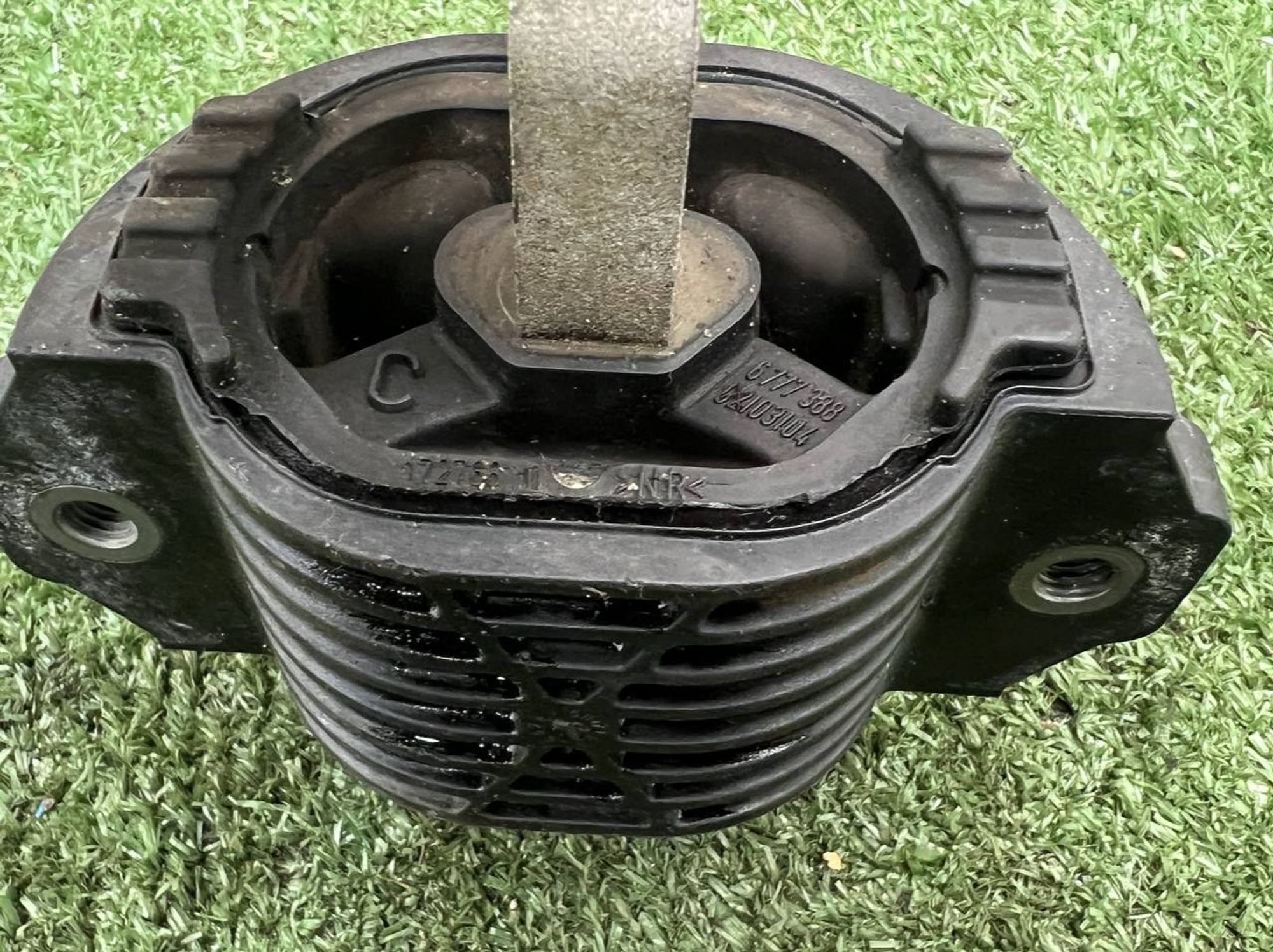 https://ycs.partsauto.market/partsauto-images/thmbs/userImages/h353NjtZg3VDP19b5HMt7LlpbQ93/part/9cbfcf0f-28a7-4007-b415-6cb067ac7dad_1731057349109.jpg