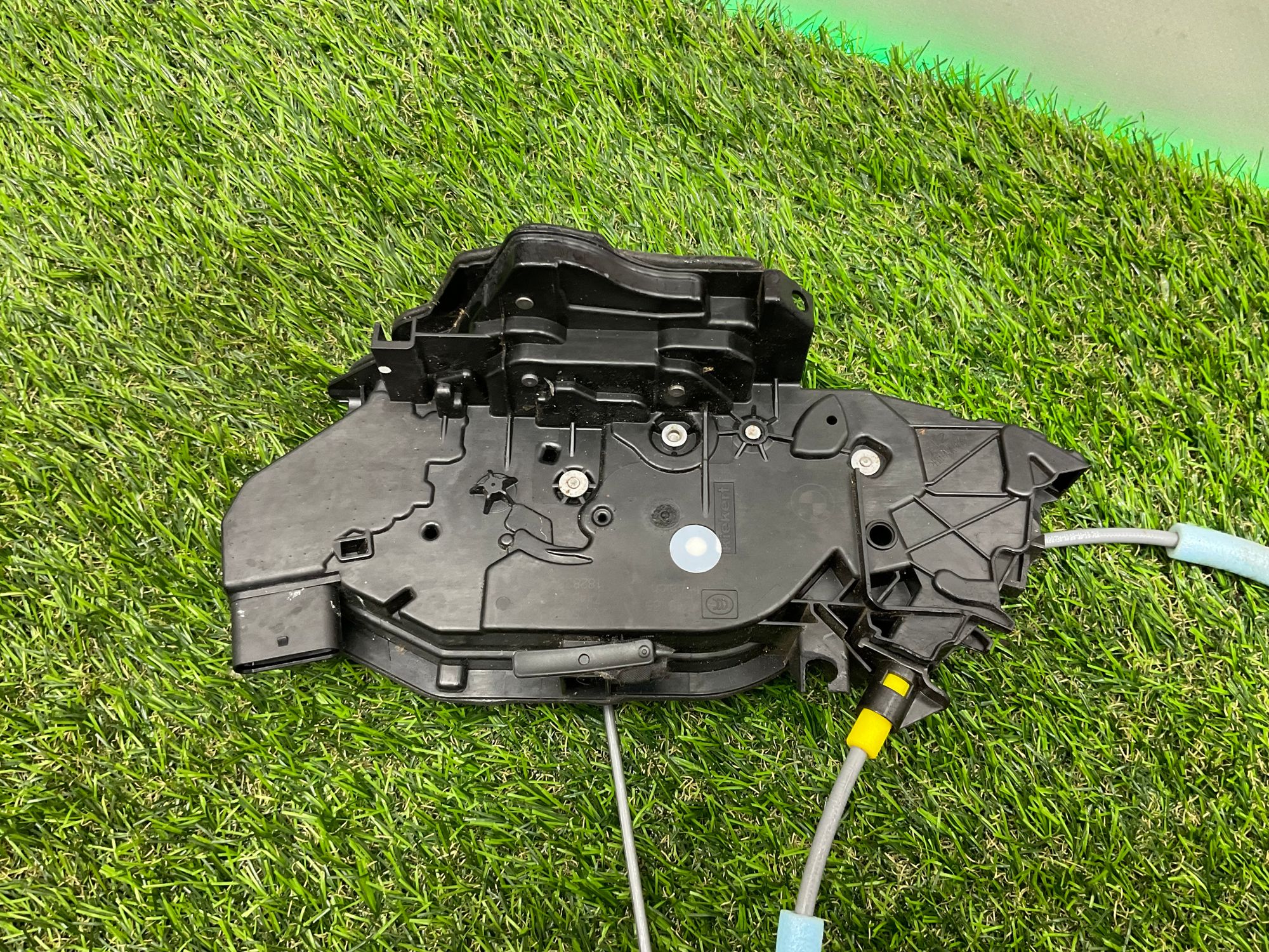 https://ycs.partsauto.market/partsauto-images/thmbs/userImages/h353NjtZg3VDP19b5HMt7LlpbQ93/part/9cecb70b-a77a-4d91-afd4-696e9fc9b557_1781530537131.jpg